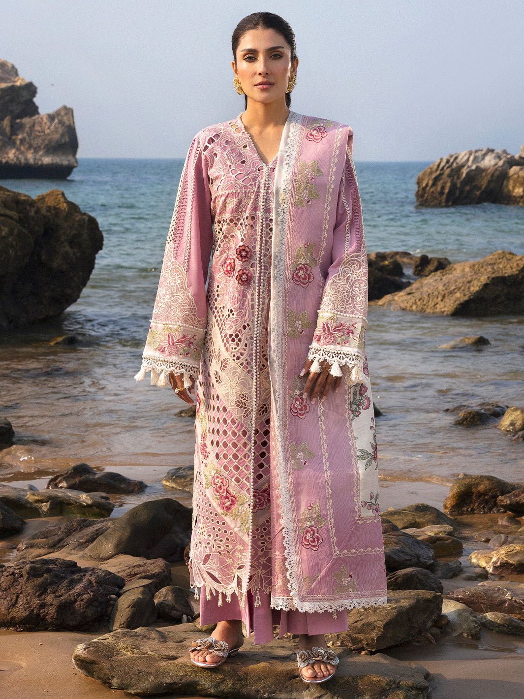 Mahnur | Sirena Luxury Lawn 25 | Aria - Riwayat-e-Khas