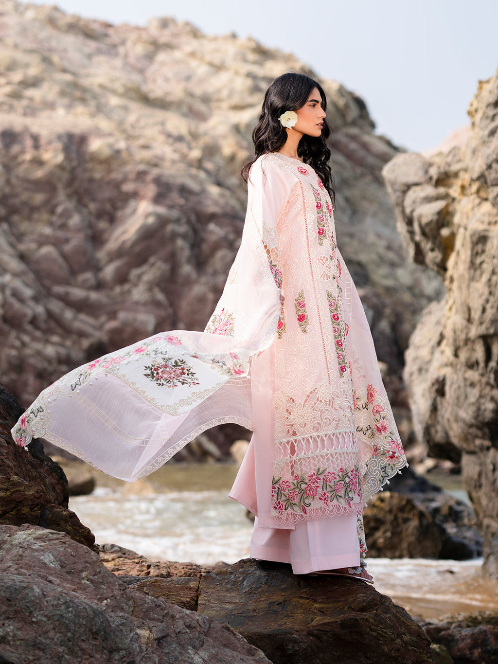 Mahnur | Sirena Luxury Lawn 25 | Azalea - Riwayat-e-Khas