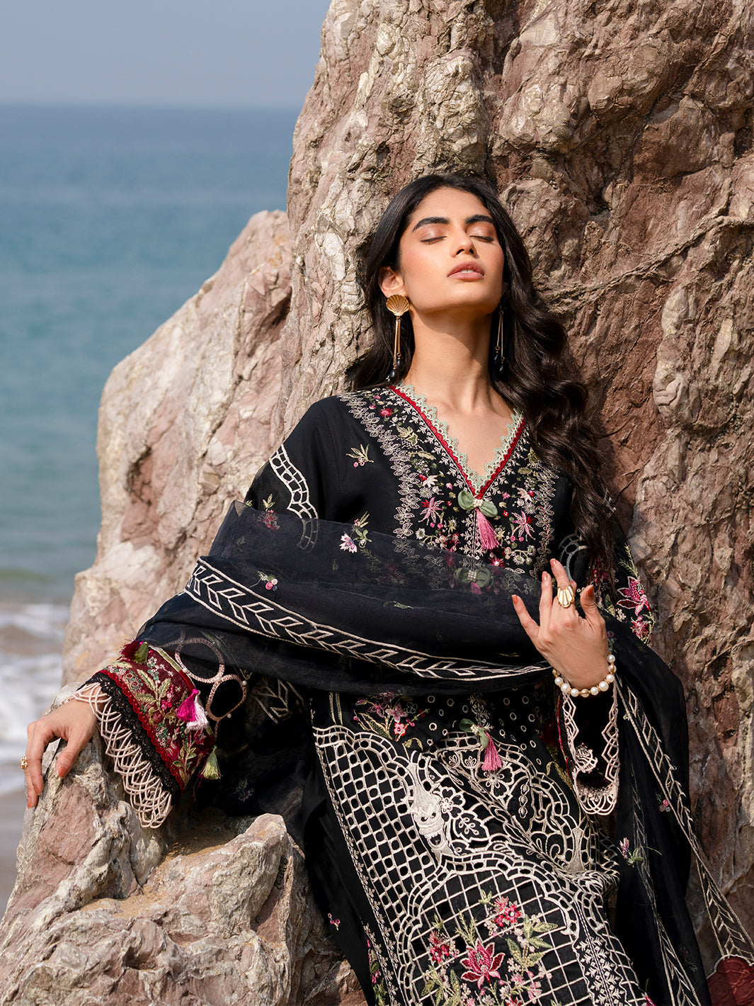 Mahnur | Sirena Luxury Lawn 25 | Azure - Riwayat-e-Khas