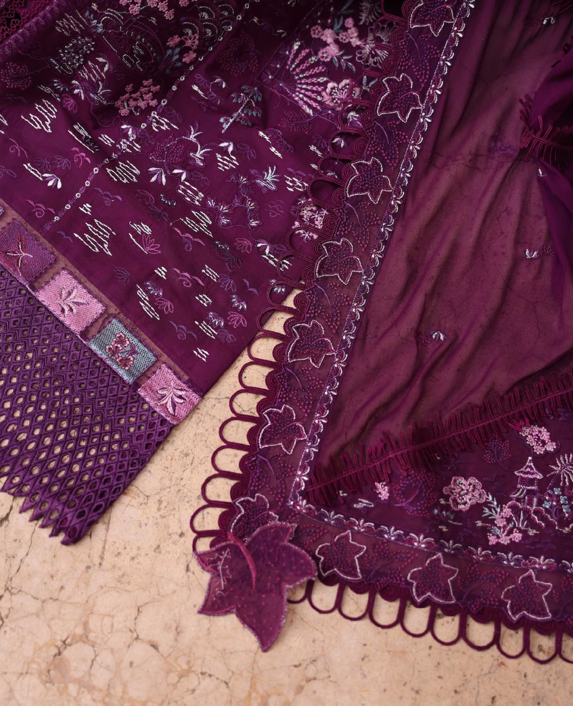 Republic Womenswear | Embroidered Pret 26 | Cysia