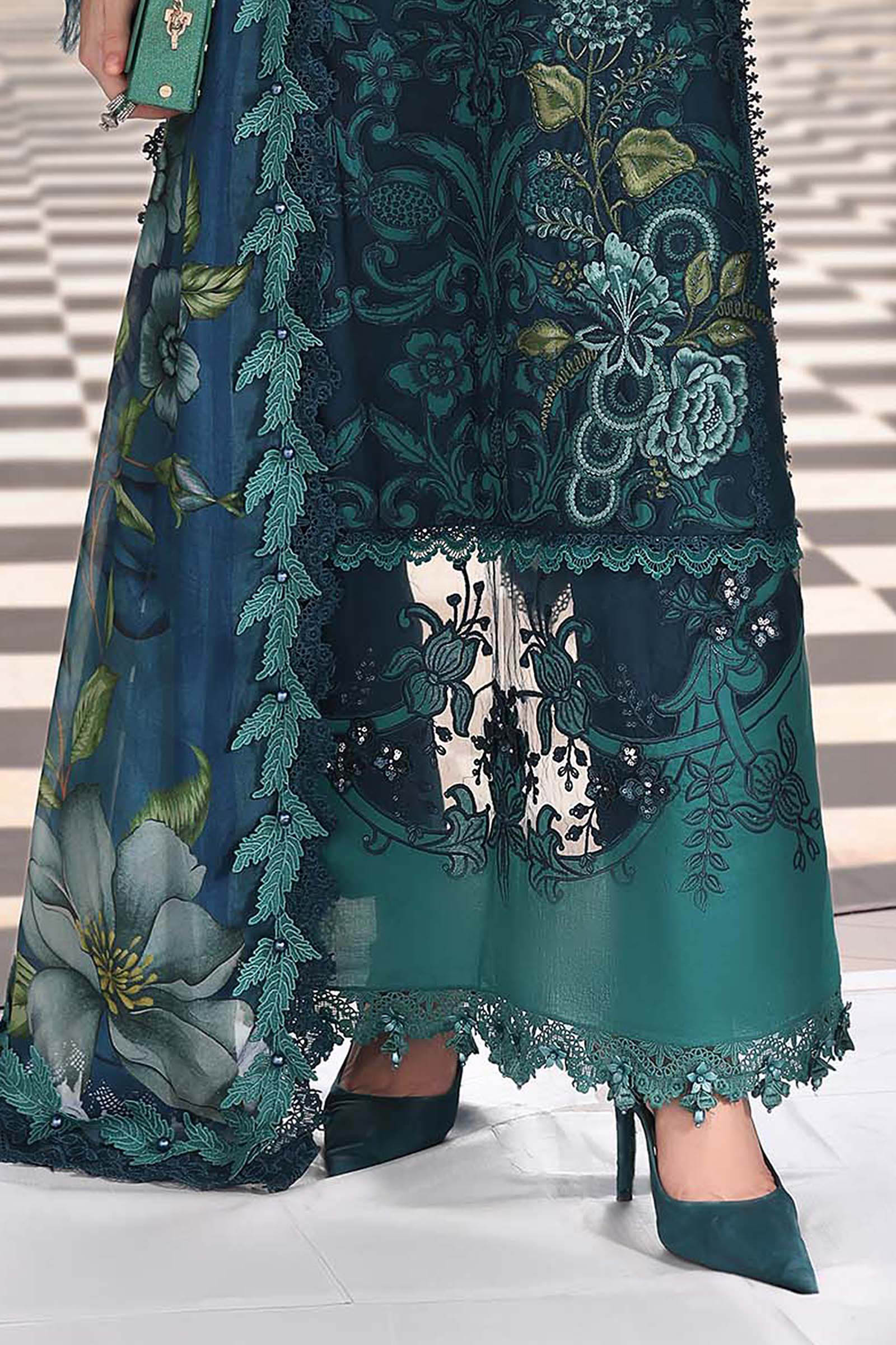 Maria B | Luxury Lawn 26 | 3 Piece Embroidered Lawn Suit