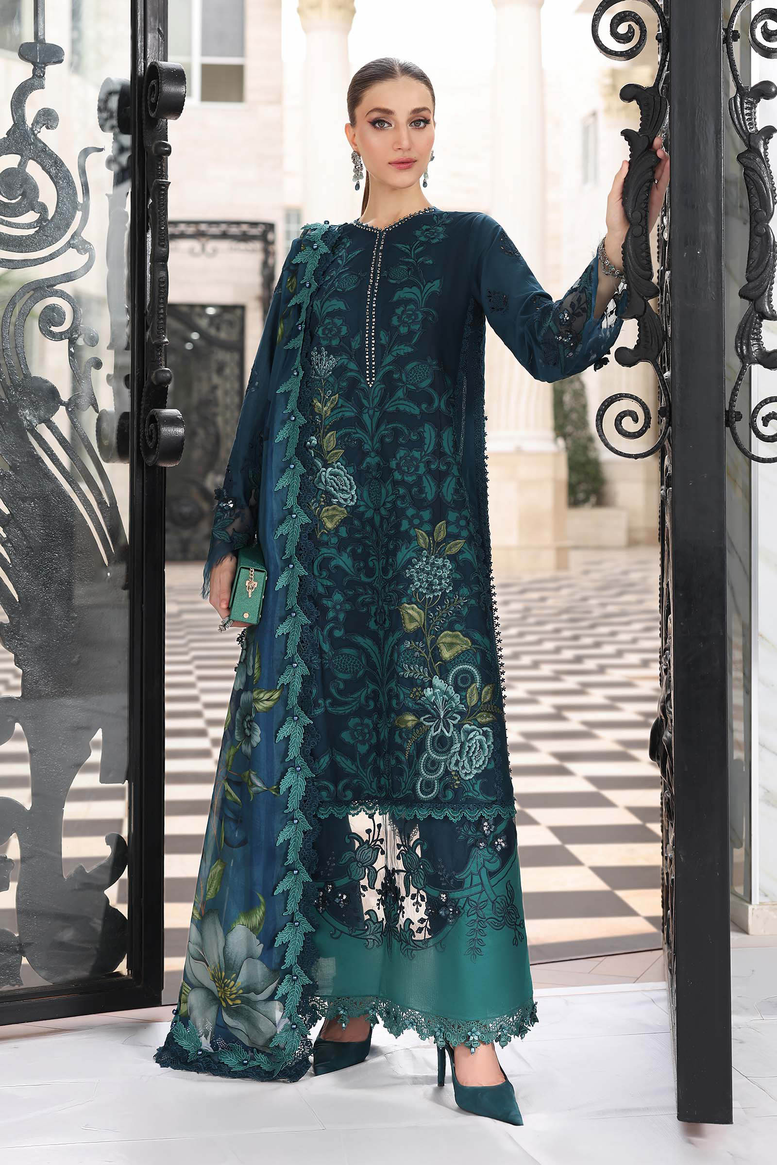 Maria B | Luxury Lawn 26 | 3 Piece Embroidered Lawn Suit