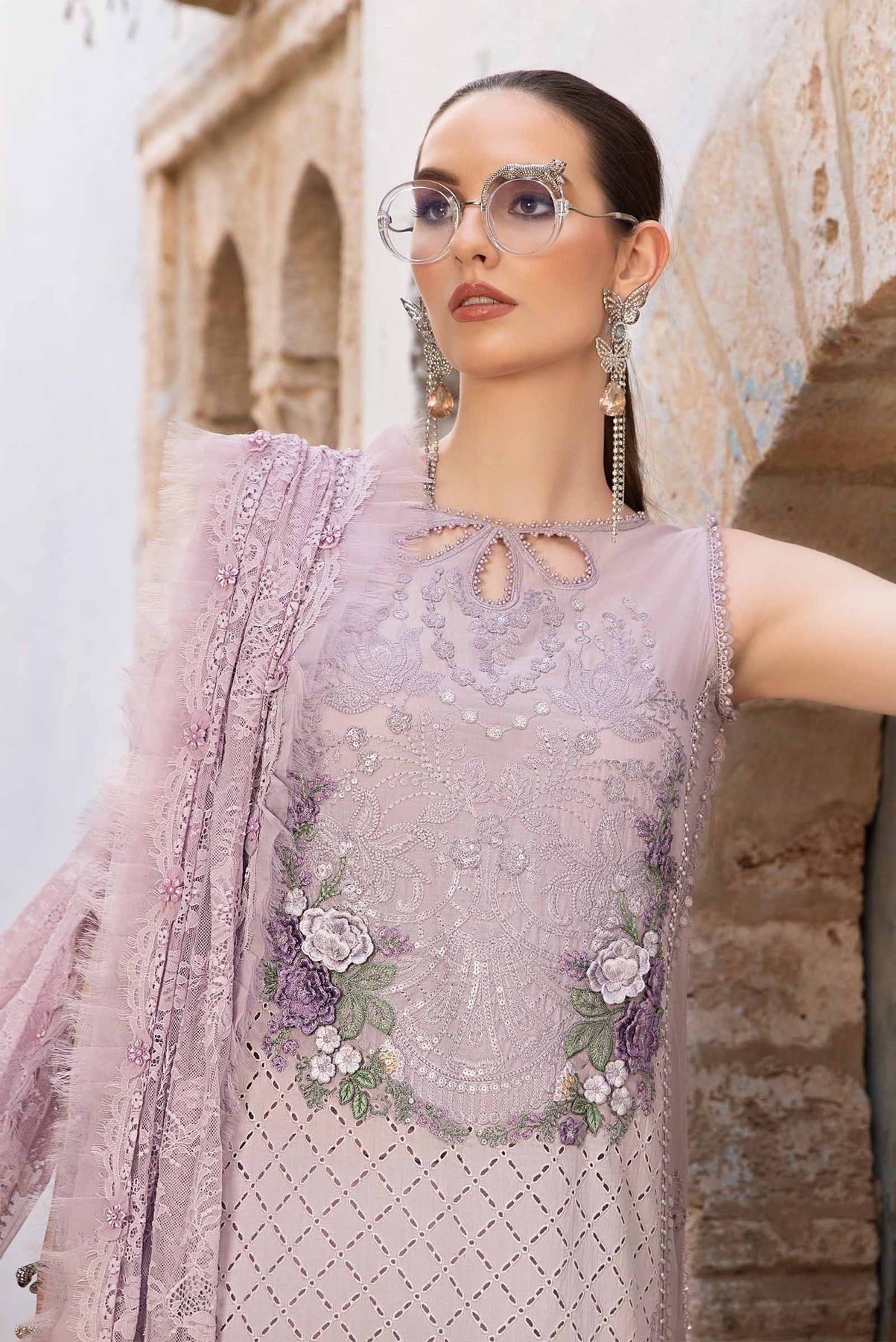 Maria B - D-2411-B - Lawn