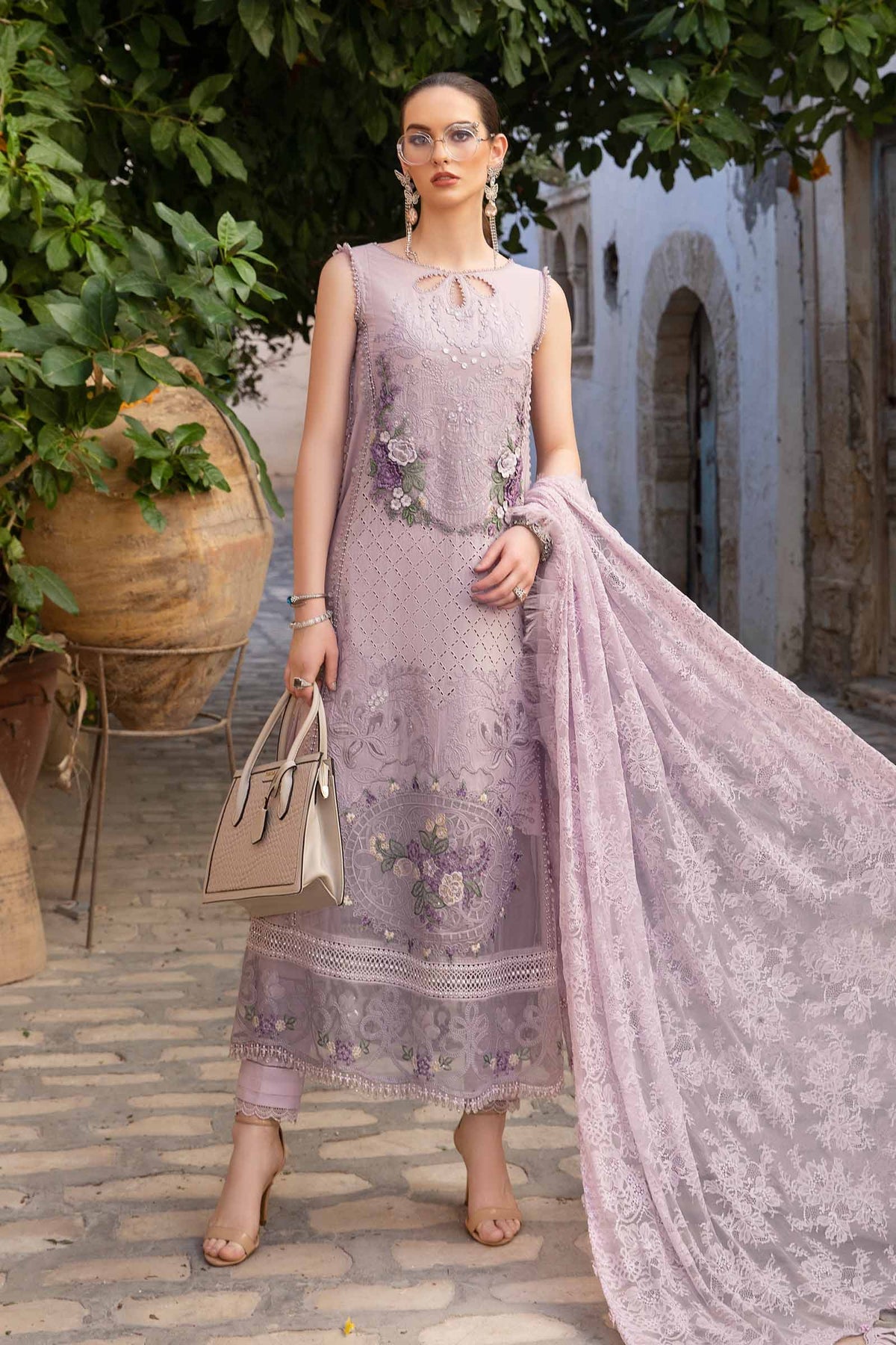 Maria B - D-2411-B - Lawn