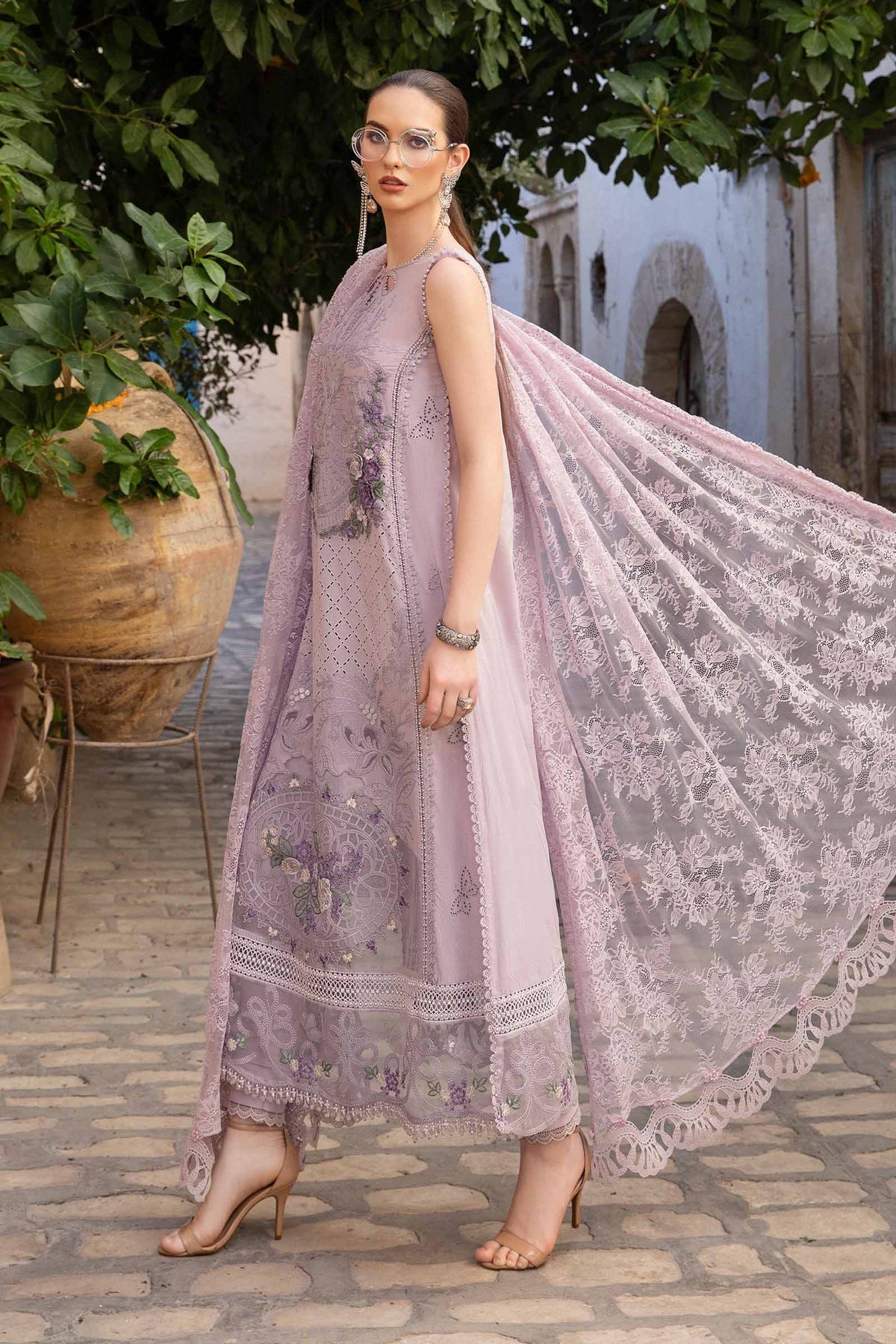 Maria B - D-2411-B - Lawn