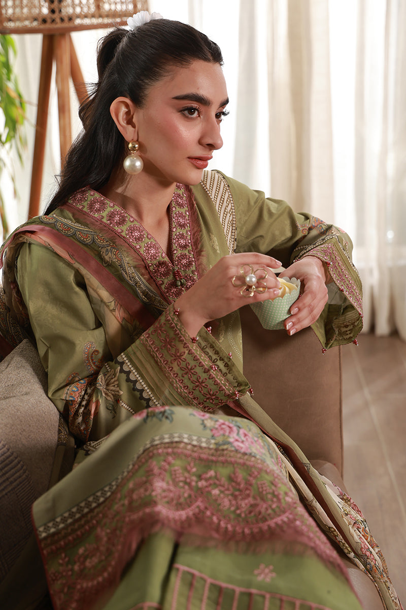 Gulaal | Delia Lawn | Alma