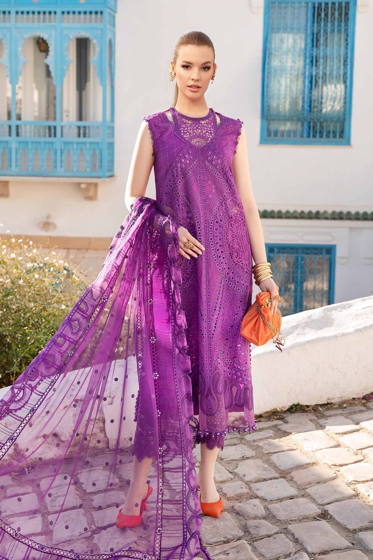 Maria B - D-2402-B - Lawn