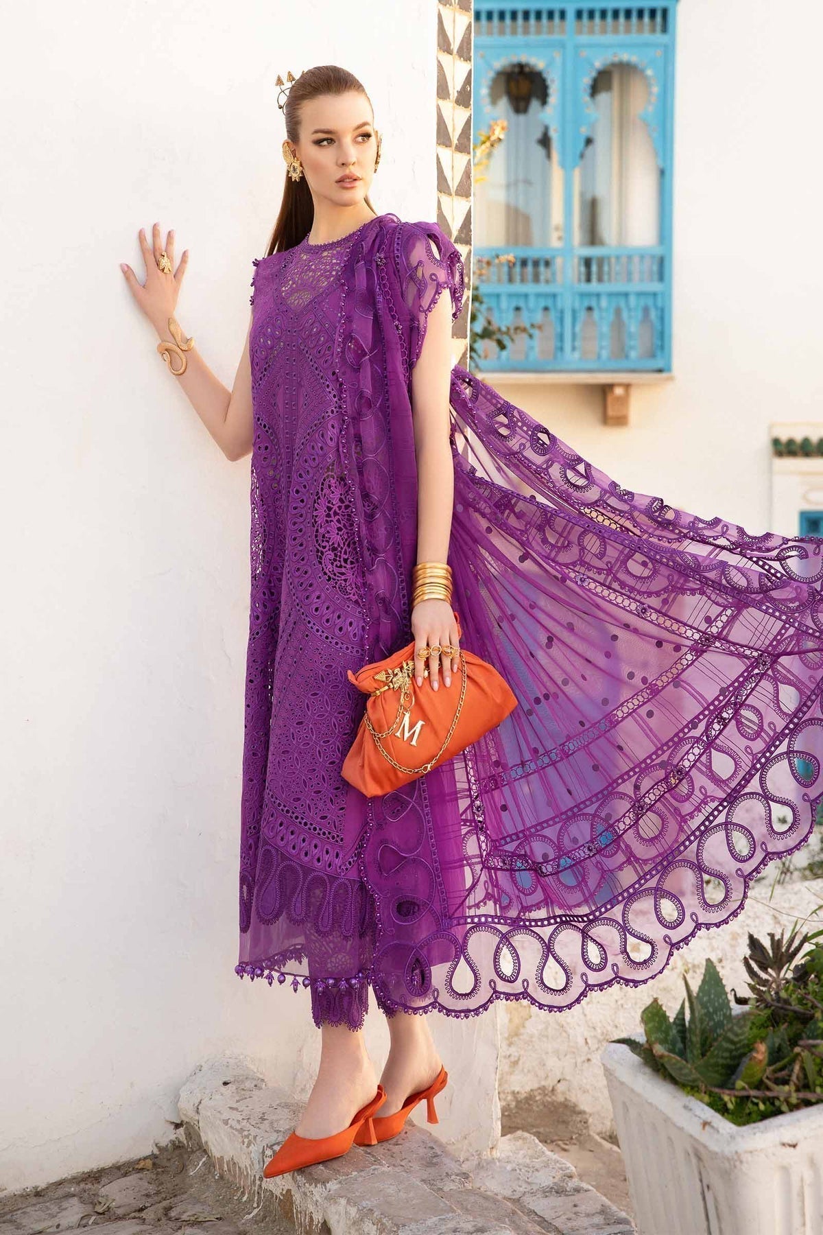 Maria B - D-2402-B - Lawn