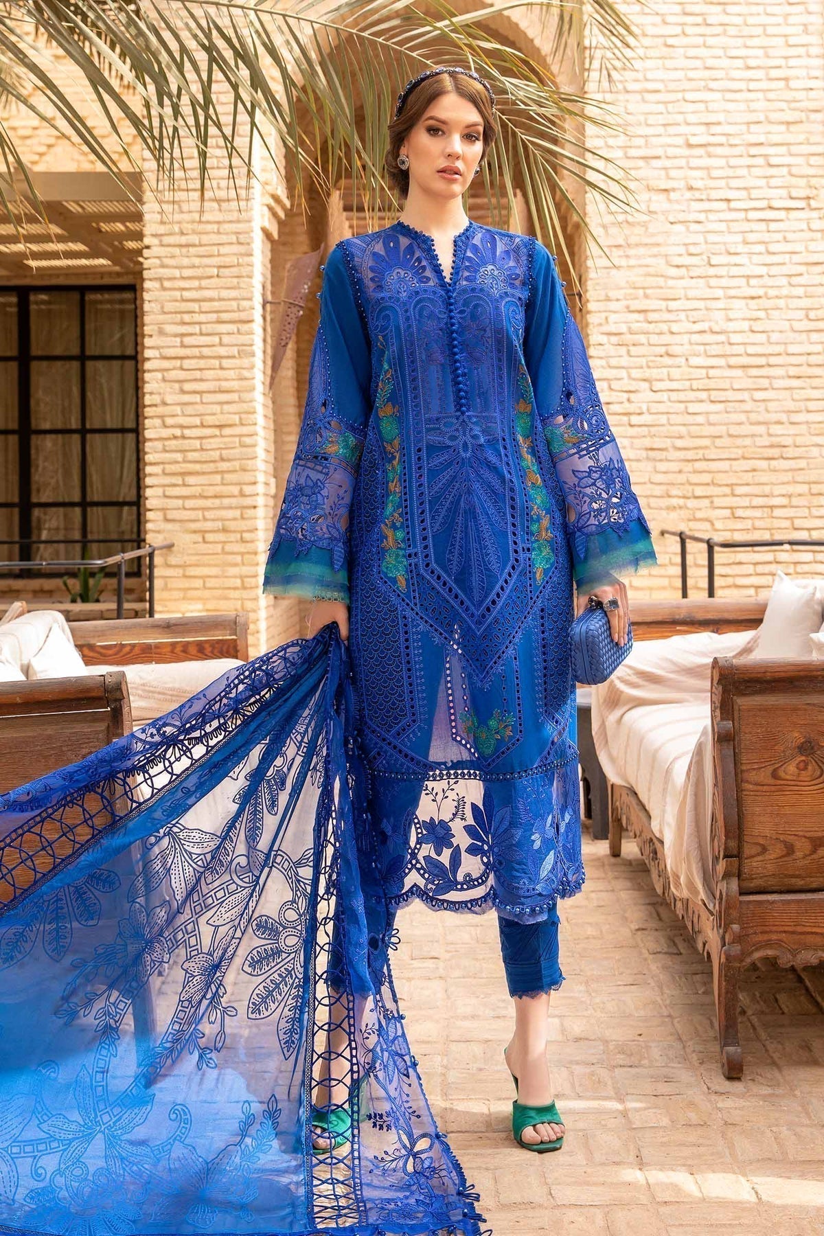Maria B - D-2404-B - Lawn
