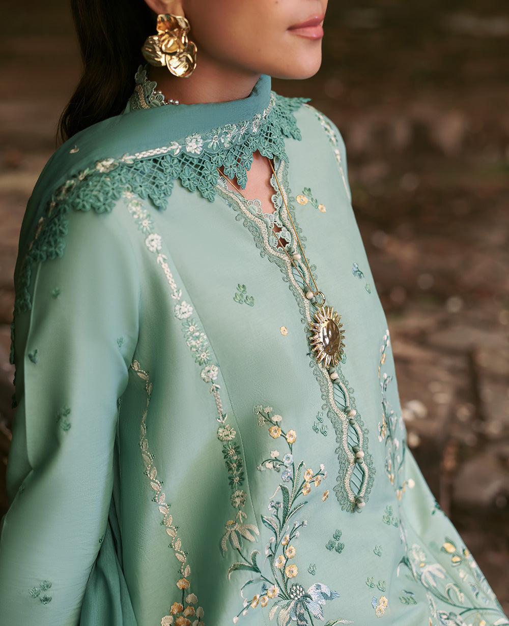 Republic Womenswear | Talia Luxury Lawn 25 | D5-A - Kaeliya