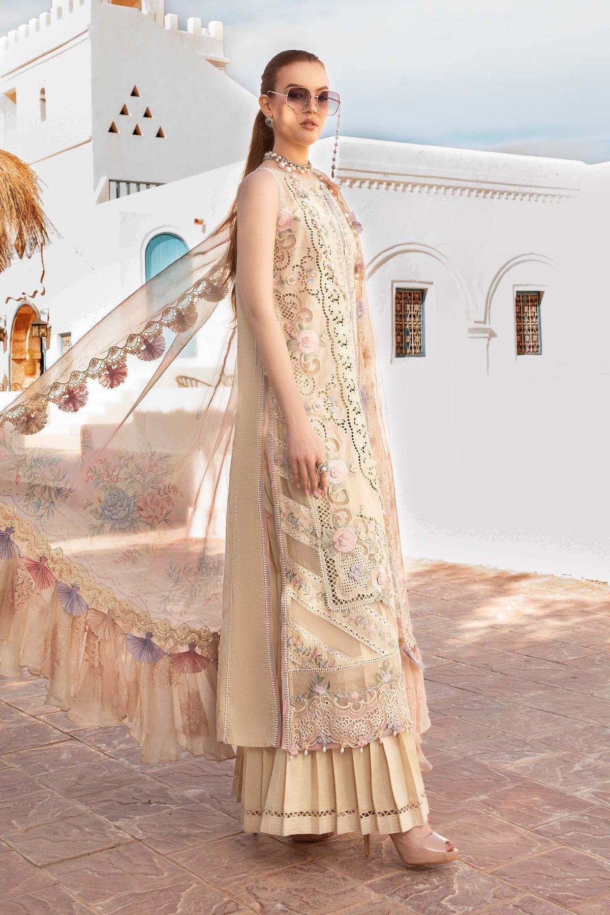 Maria B - D-2406-B - Lawn
