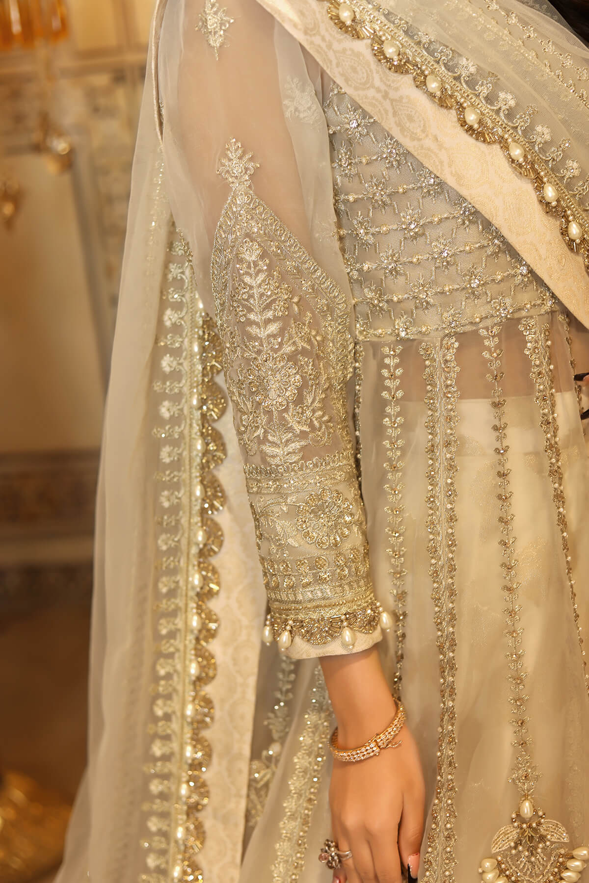 Raeesa Premium | Nooraniyat | D6-Rose White