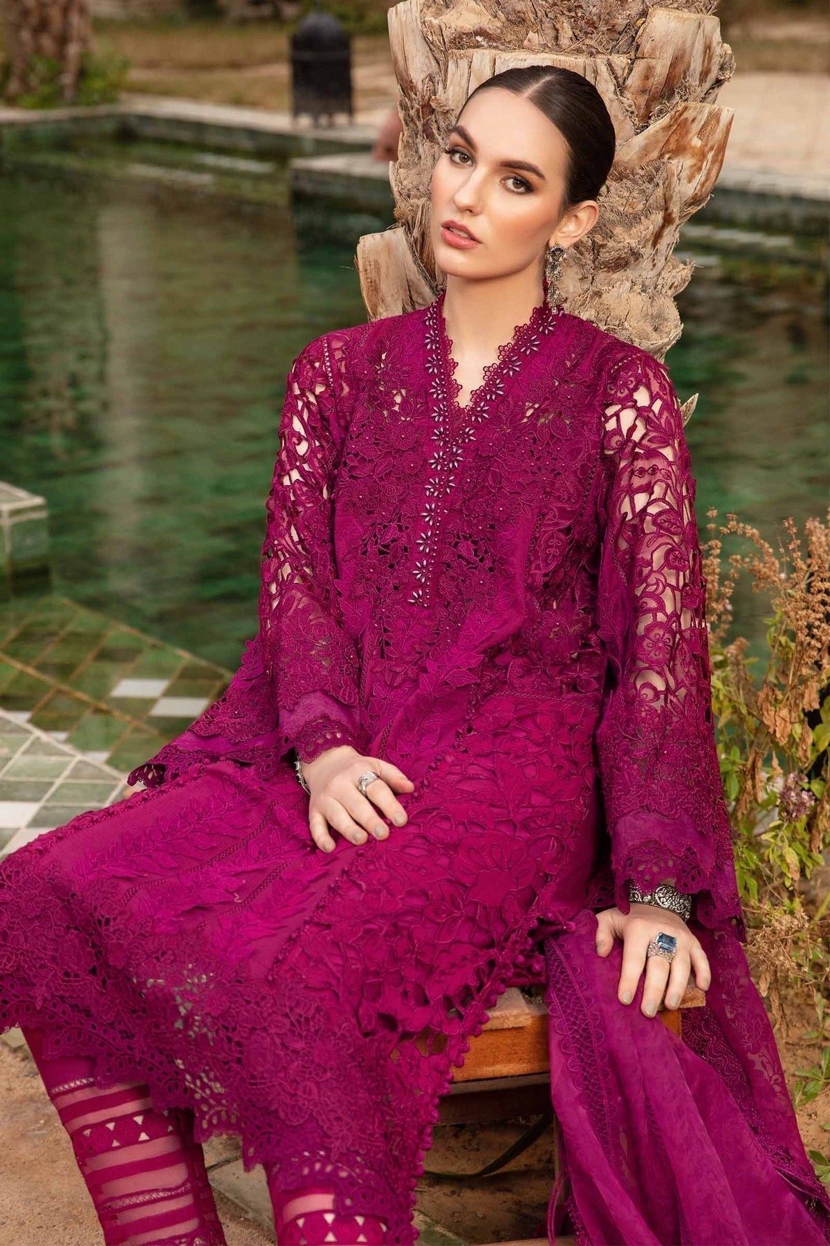 Maria B - D-2409-B - Lawn