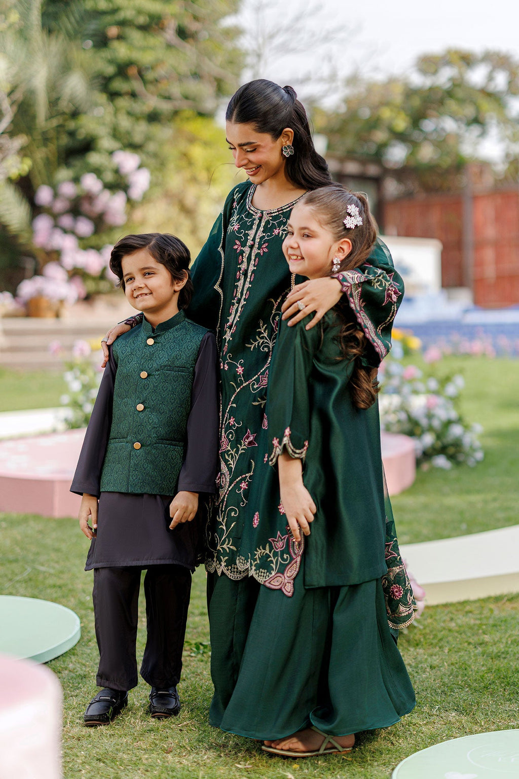 Dhanak | Signature Pret | BOTTLE GREEN 2PCS EMBROIDERED KURTA WITH TROUSER