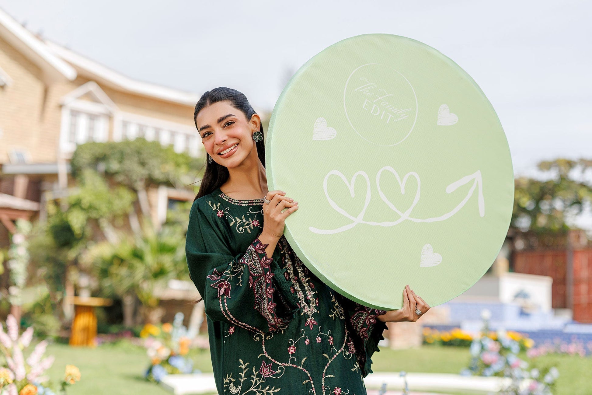 Dhanak | Signature Pret | BOTTLE GREEN 2PCS EMBROIDERED KURTA WITH TROUSER