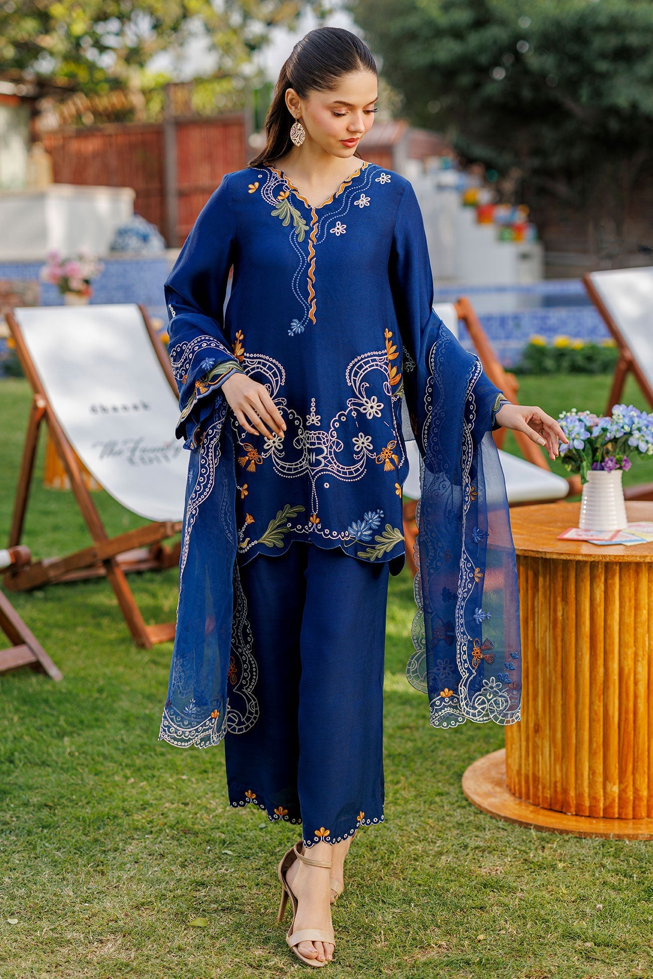Dhanak | Signature Pret | ROYAL BLUE 2PCS EMBROIDERED KURTA WITH TROUSER