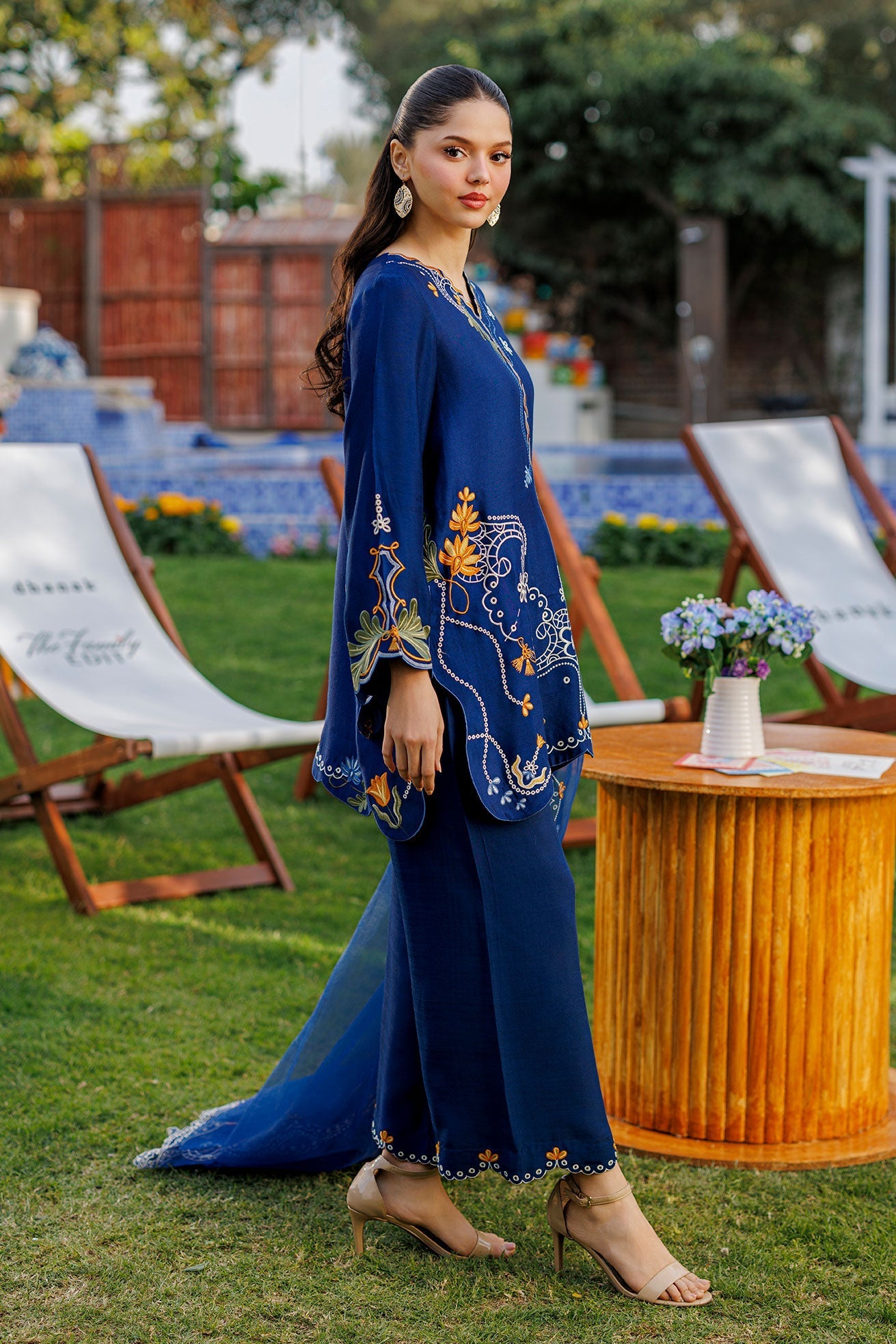 Dhanak | Signature Pret | ROYAL BLUE 2PCS EMBROIDERED KURTA WITH TROUSER