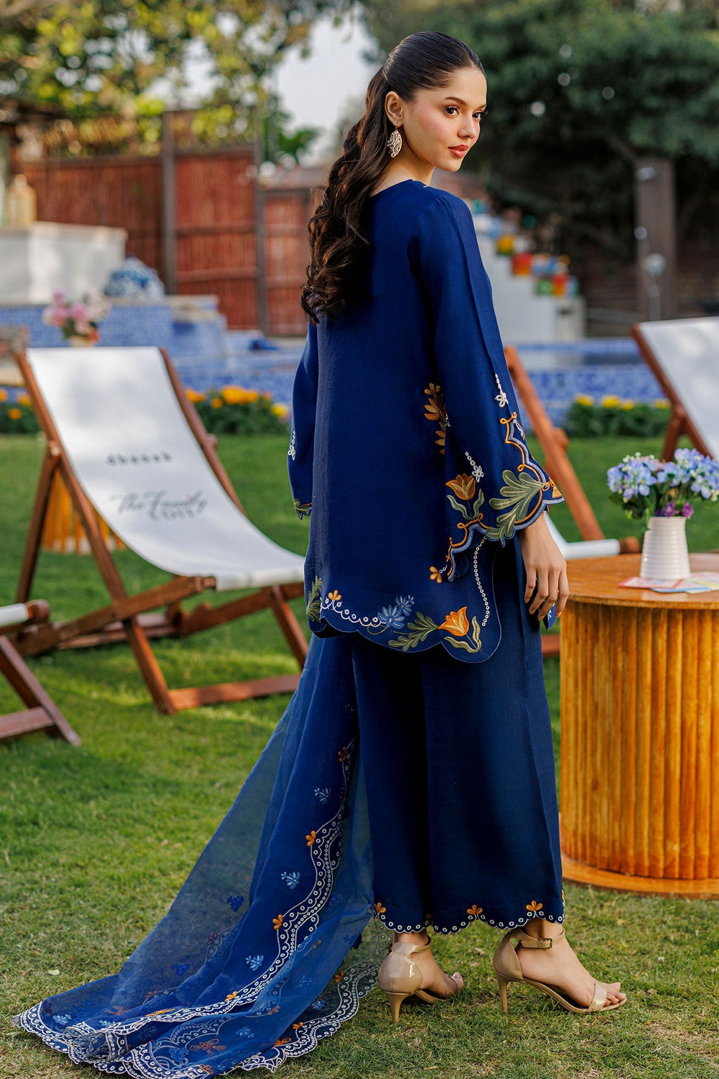 Dhanak | Signature Pret | ROYAL BLUE 2PCS EMBROIDERED KURTA WITH TROUSER