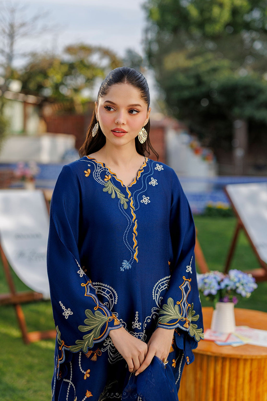 Dhanak | Signature Pret | ROYAL BLUE 2PCS EMBROIDERED KURTA WITH TROUSER