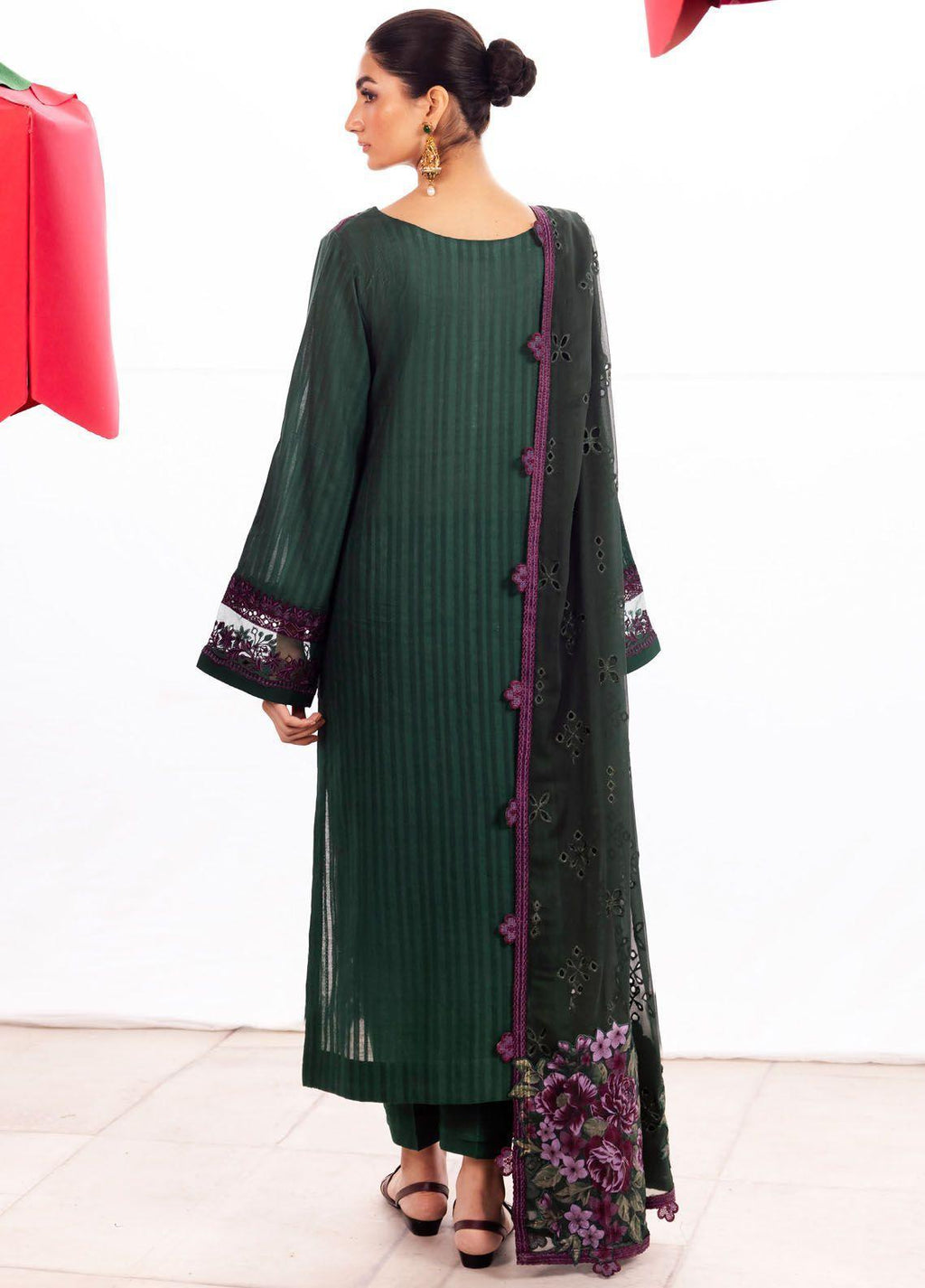 Iznik Dahlia Embroidered Luxury Lawn 3Pc Suit DL-02 WHIMSY - House Of Anaya