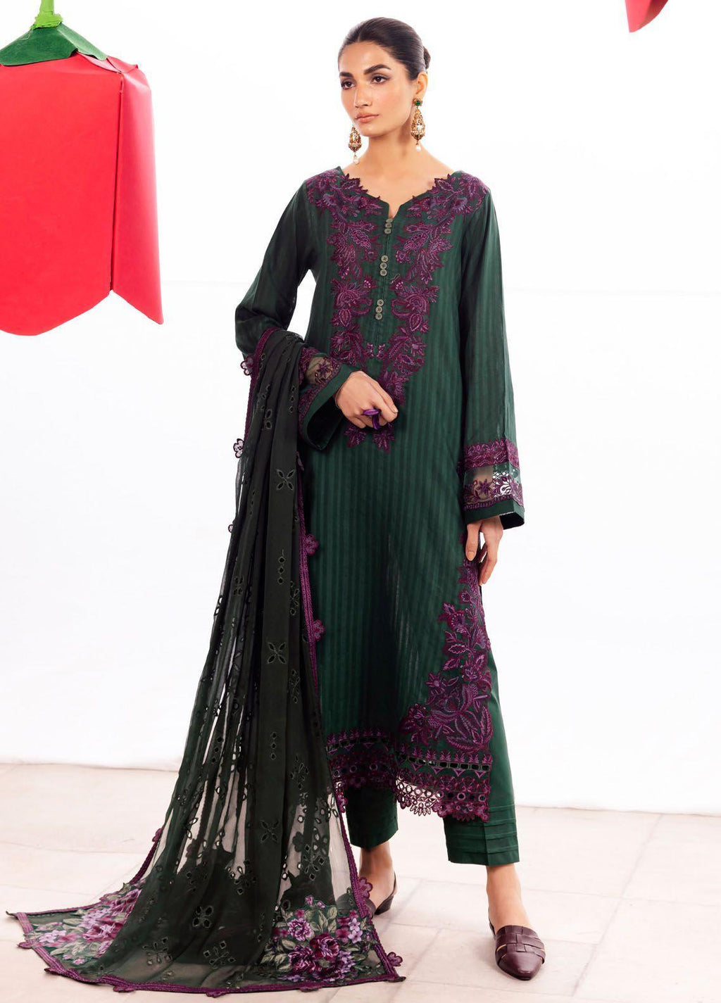 Iznik Dahlia Embroidered Luxury Lawn 3Pc Suit DL-02 WHIMSY - House Of Anaya