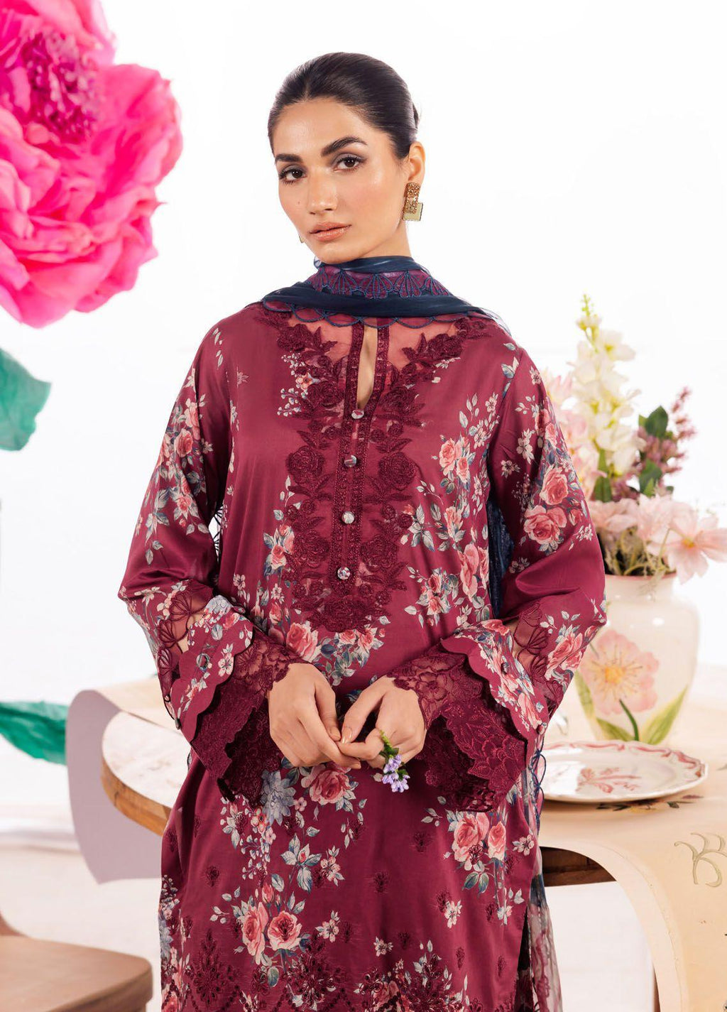 Iznik Dahlia Embroidered Luxury Lawn 3Pc Suit DL-11 SOLISTICE - House Of Anaya