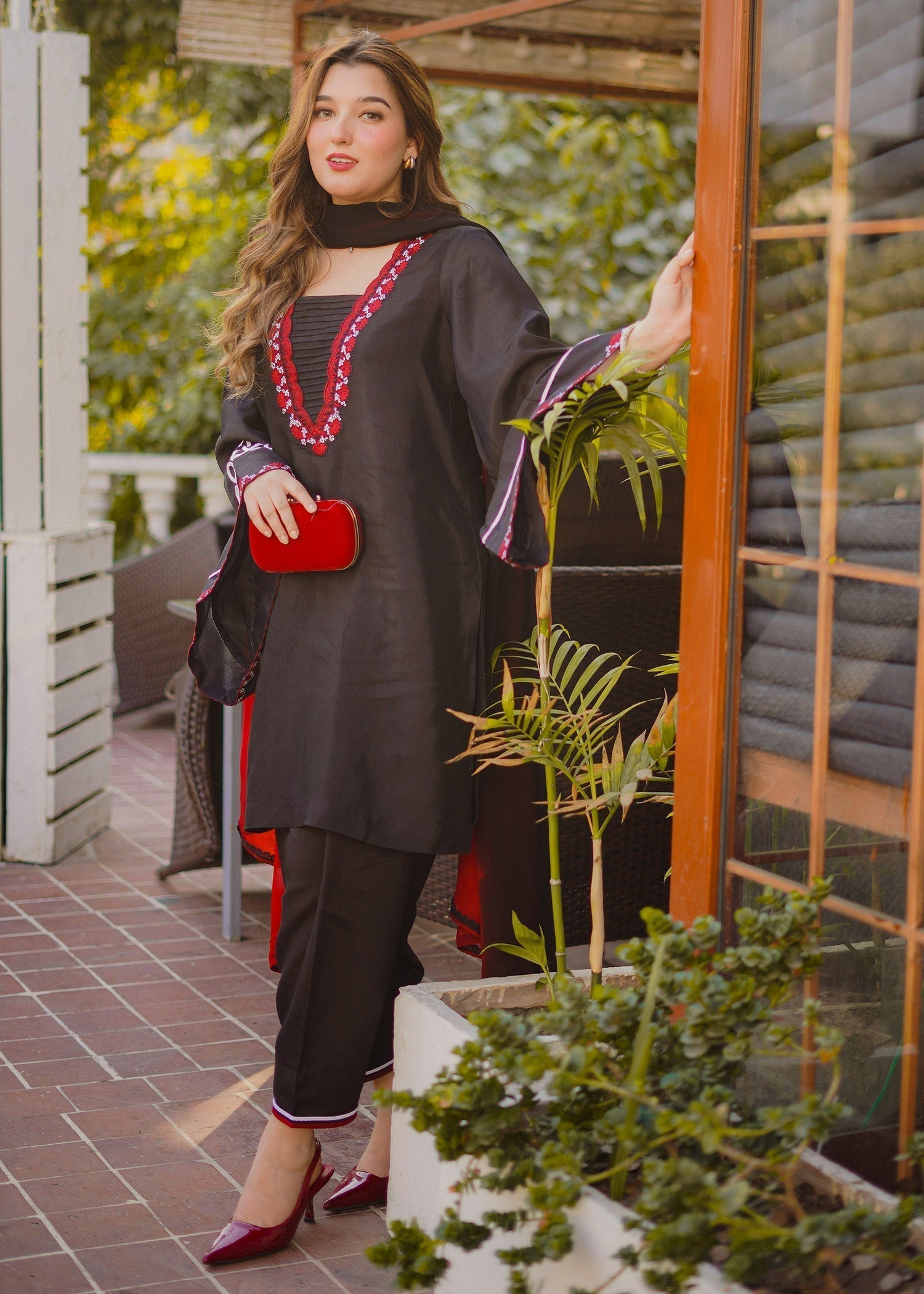 Fozia Khalid | Silk Spire | NOIR - Riwayat-e-Khas
