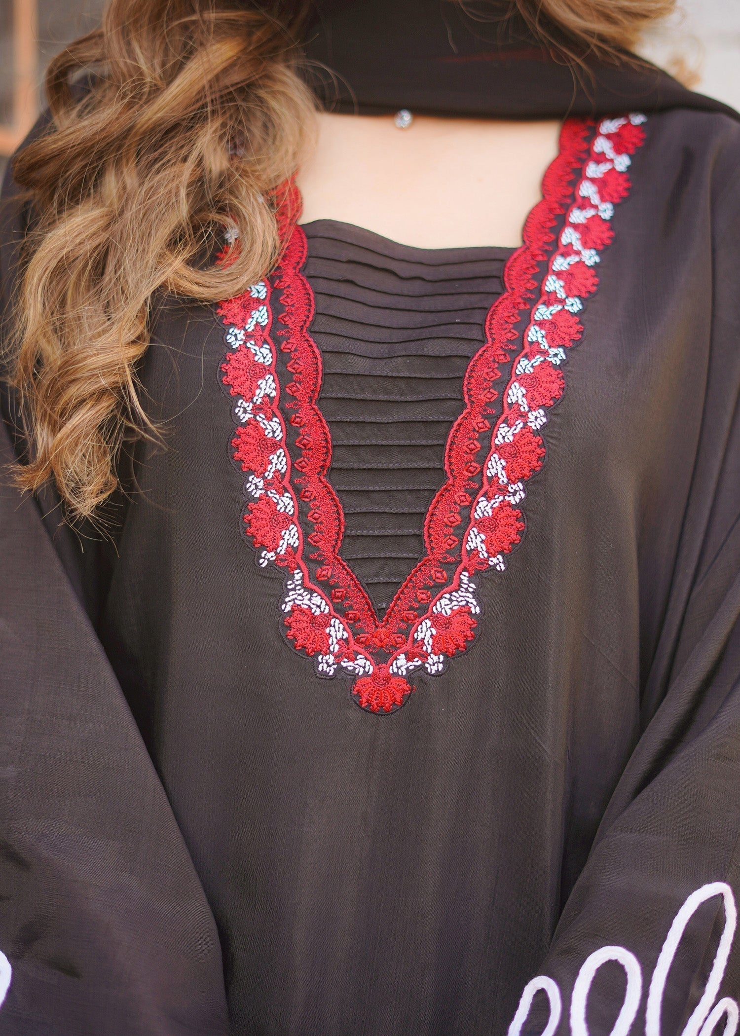 Fozia Khalid | Silk Spire | NOIR - Riwayat-e-Khas