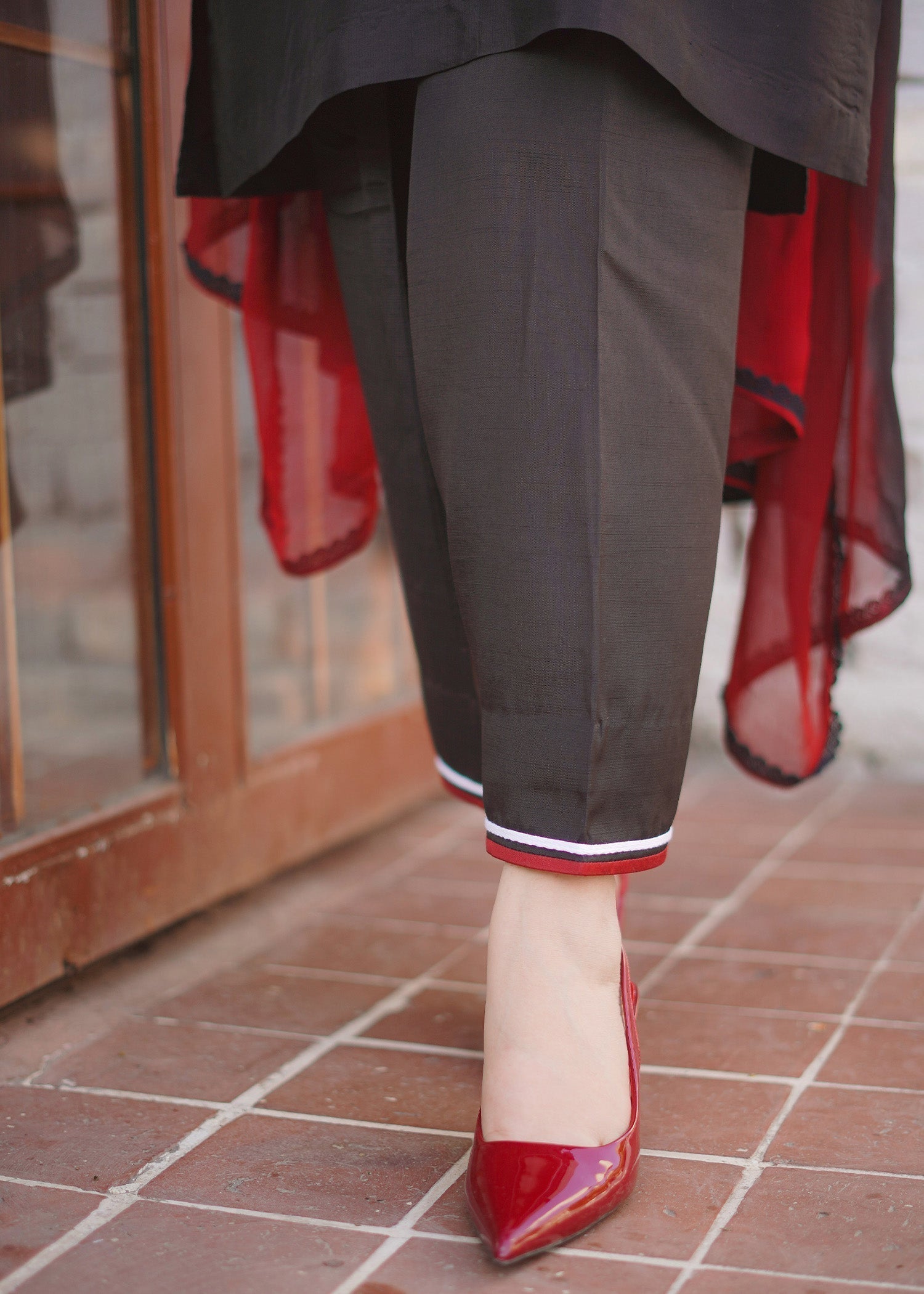 Fozia Khalid | Silk Spire | NOIR - Riwayat-e-Khas
