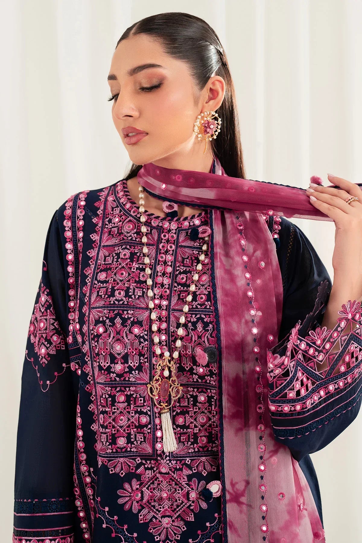 Jazmin | Iris EMBROIDERED LAWN IL'25-D01