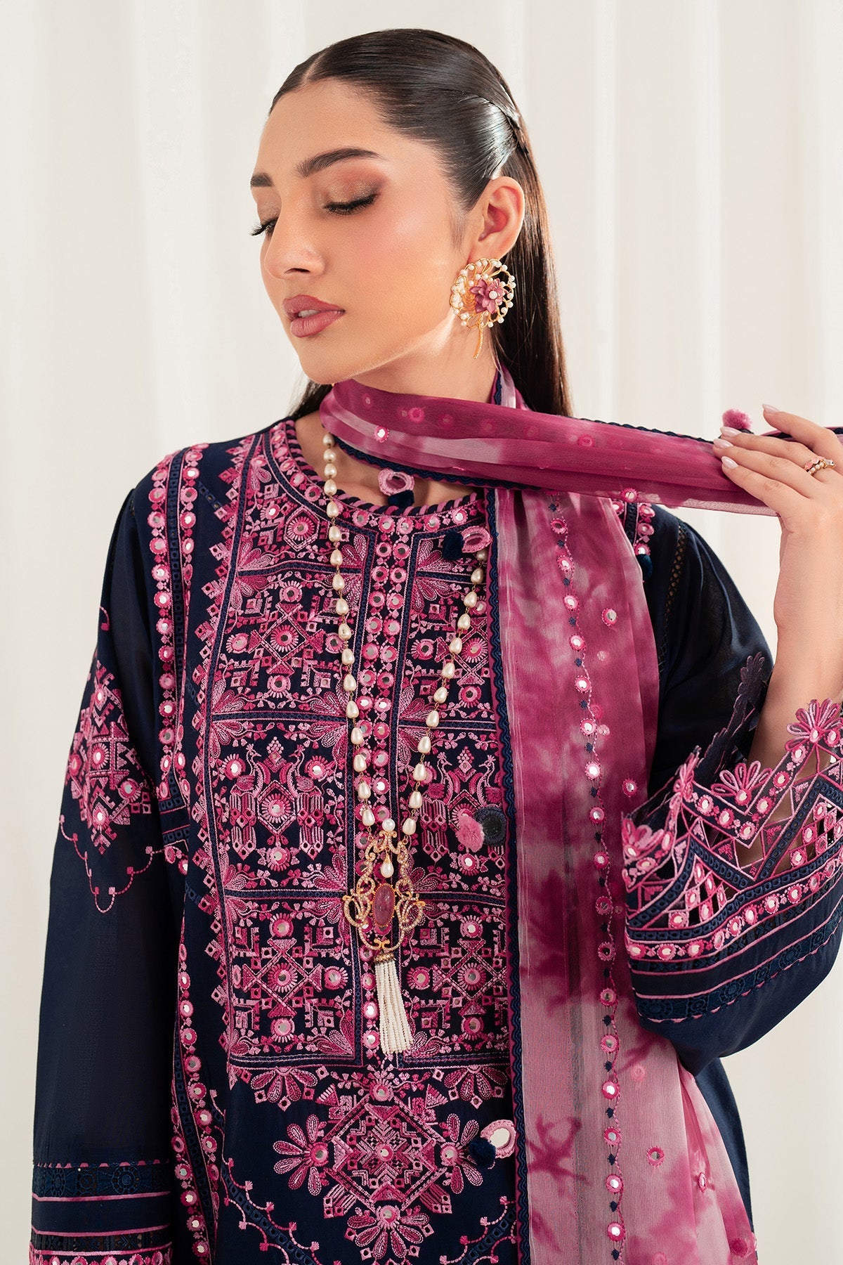 Jazmin | Iris Luxury Lawn 25 | IL'25-D01