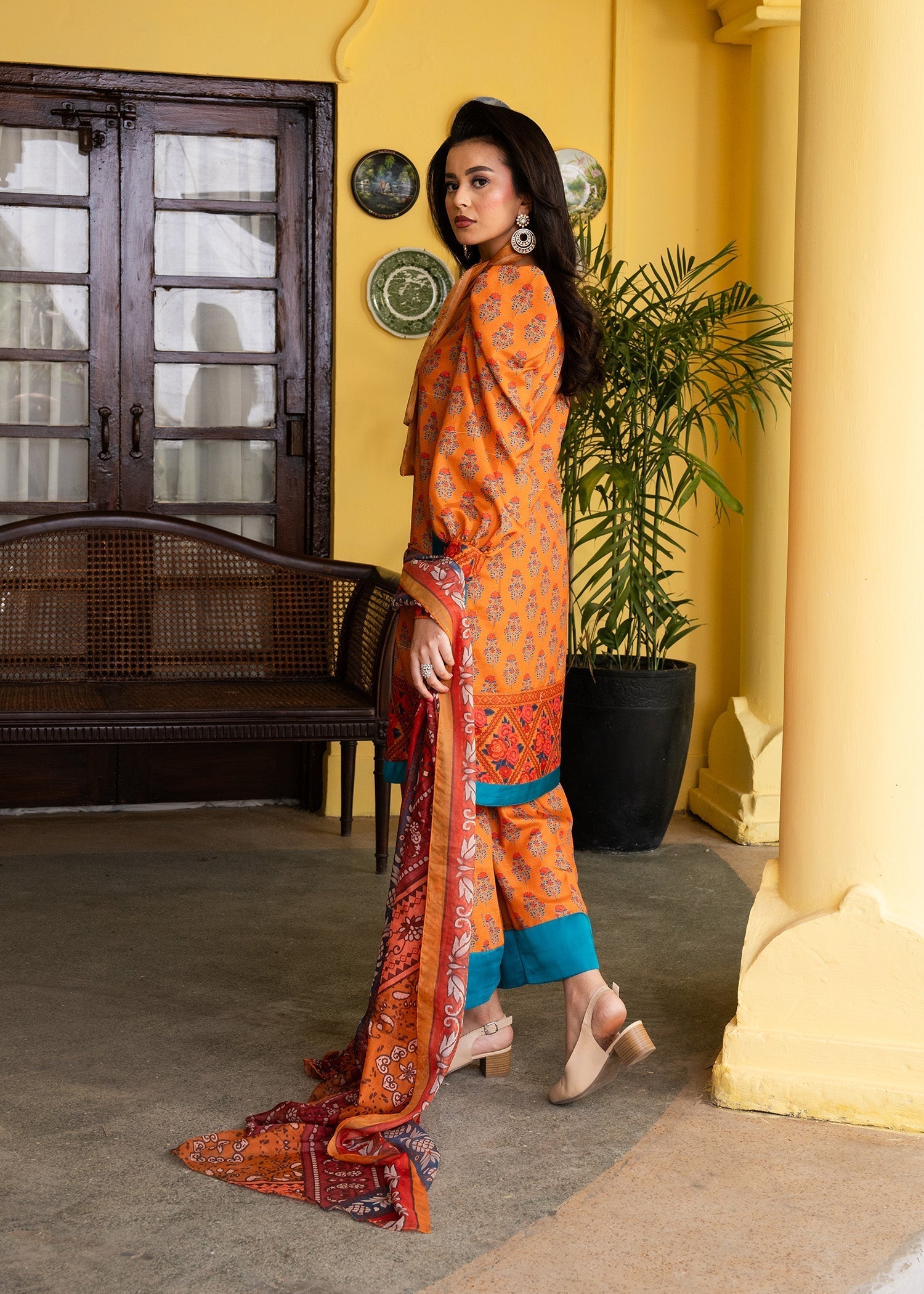 Maria Osama Khan | Retro Lawn 25 | Nehr