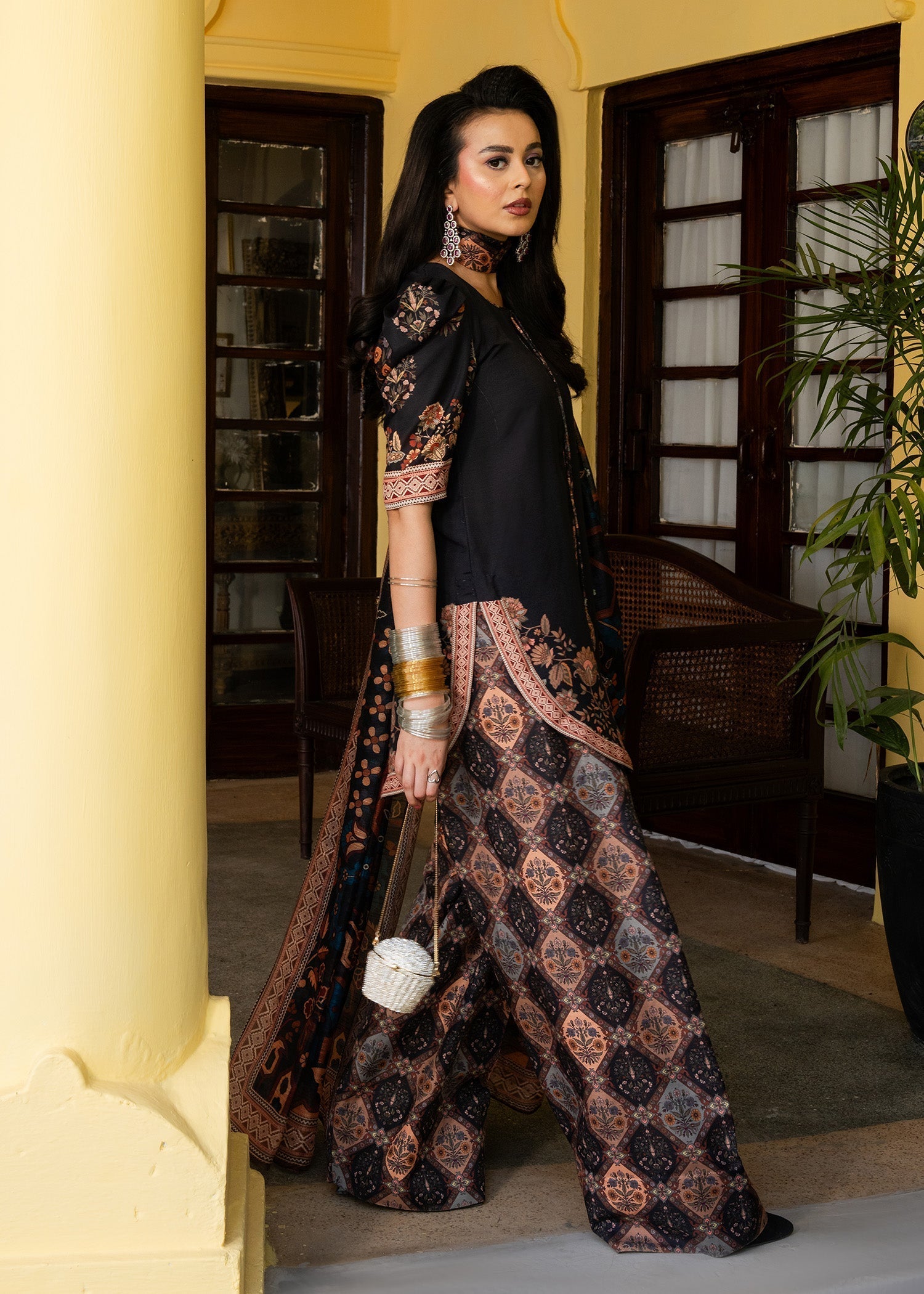Maria Osama Khan | Retro Lawn 25 | Nazia
