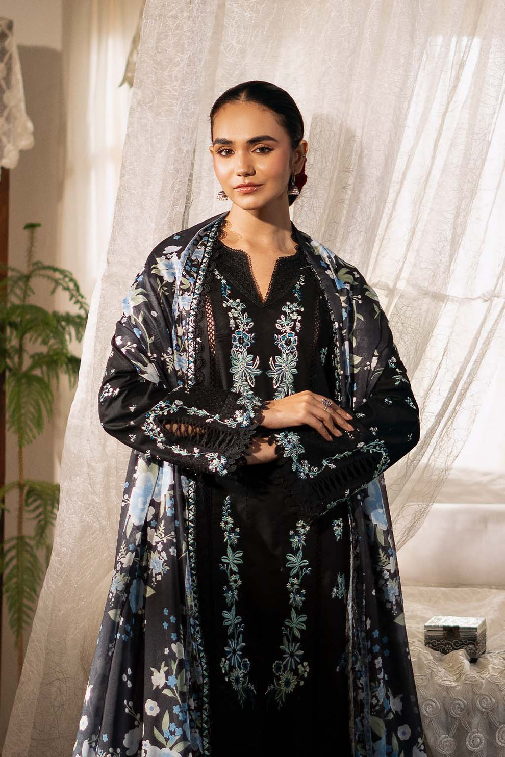 Zarposh | Sajni Lawn 25 | Mahzadi