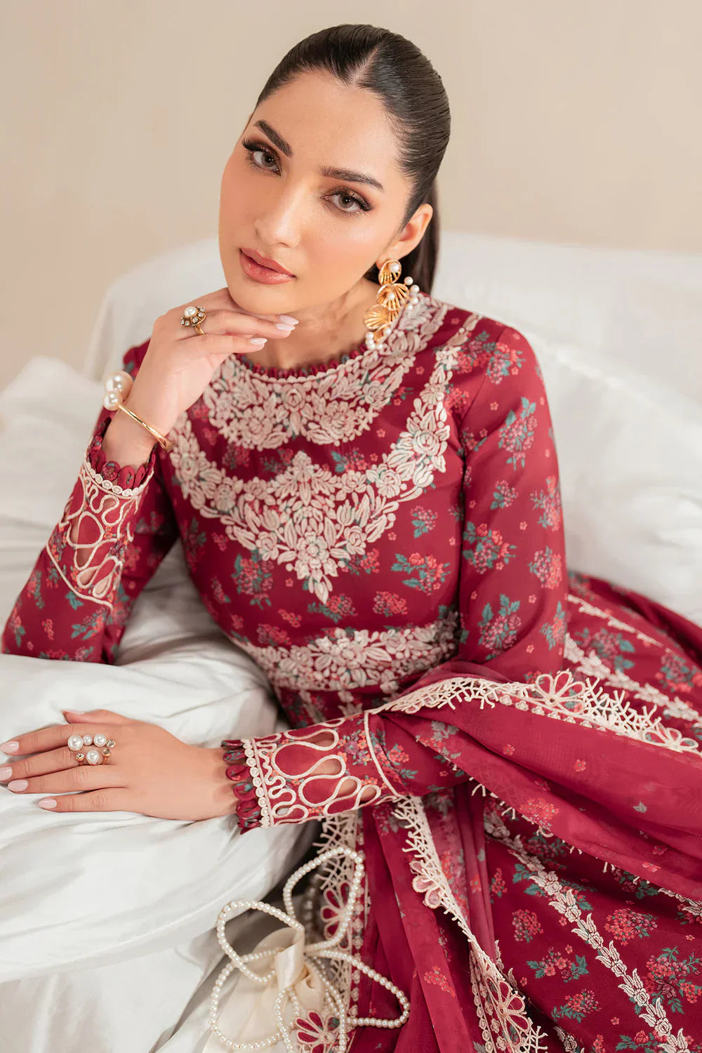 Jazmin | Iris EMBROIDERED LAWN IL'25-D08