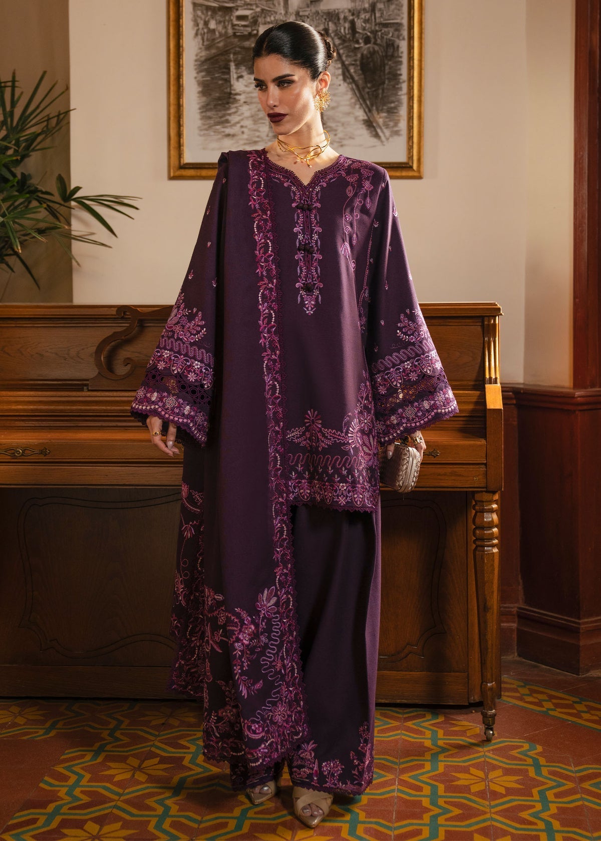 Kanwal Malik | Gulana Winter 25 | Roshanda