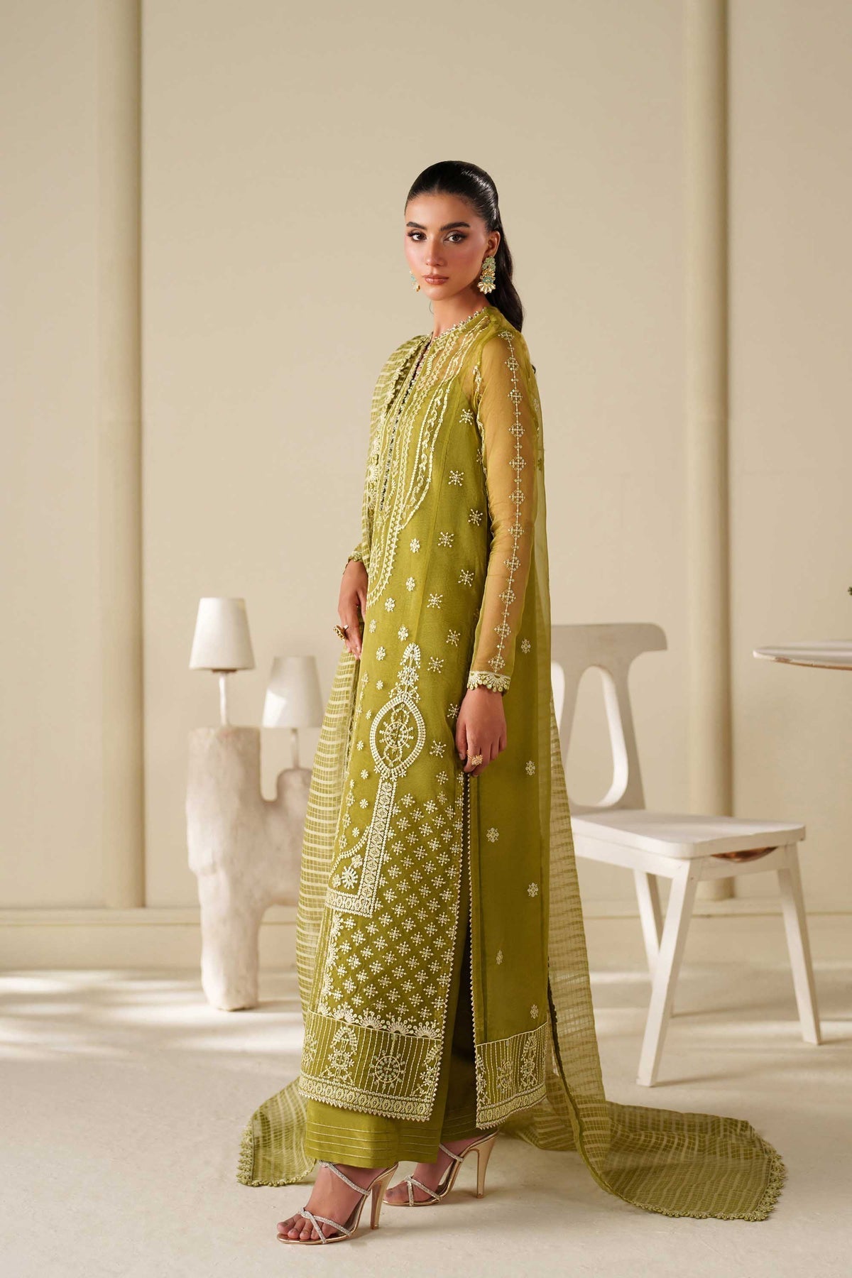 Akbar Aslam | Formal Pret | Lumi