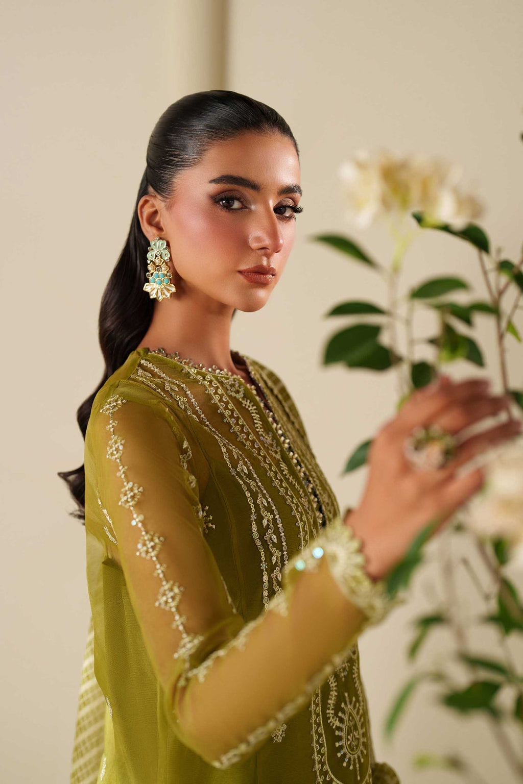 Akbar Aslam | Formal Pret | Lumi