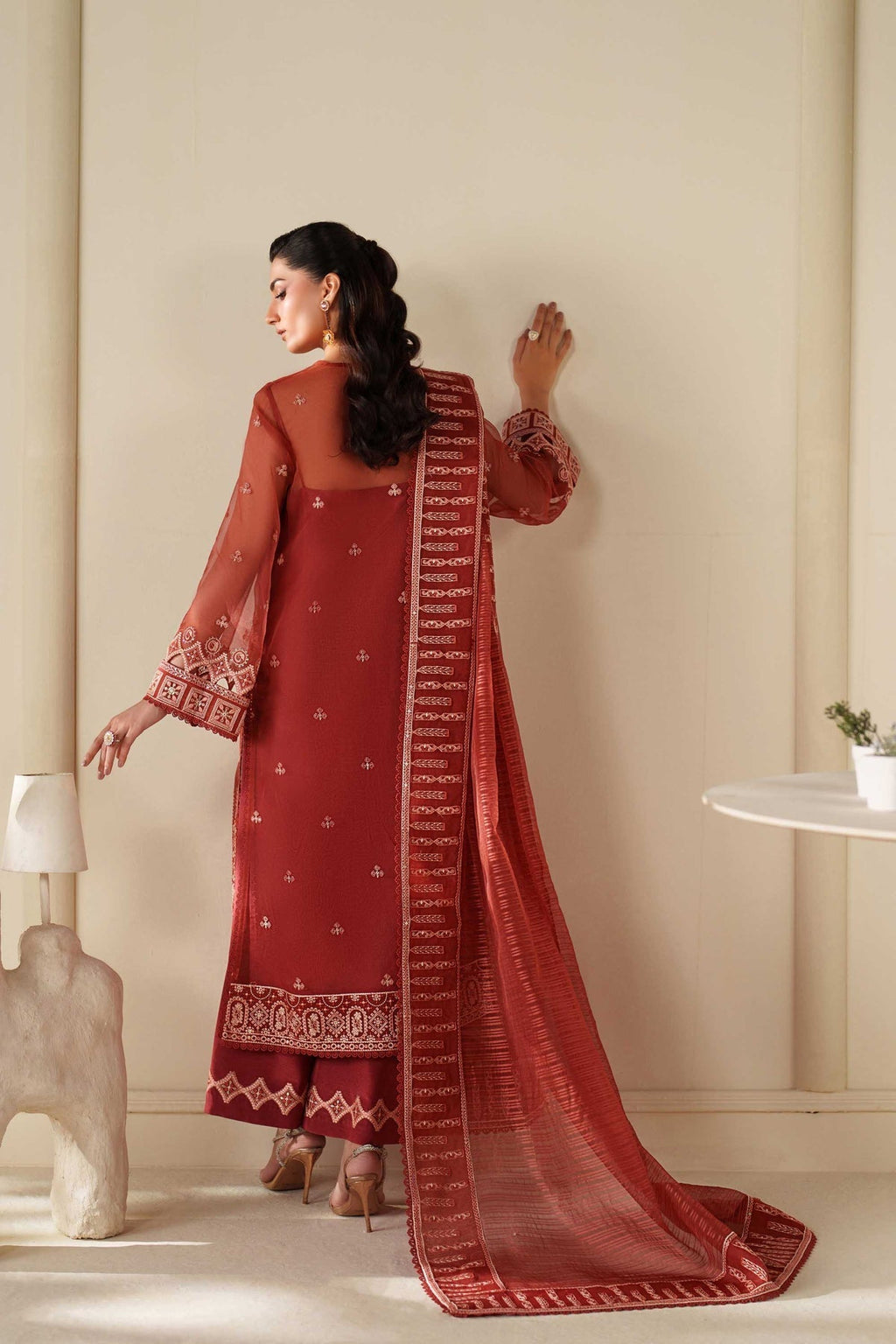 Akbar Aslam | Formal Pret | Elane
