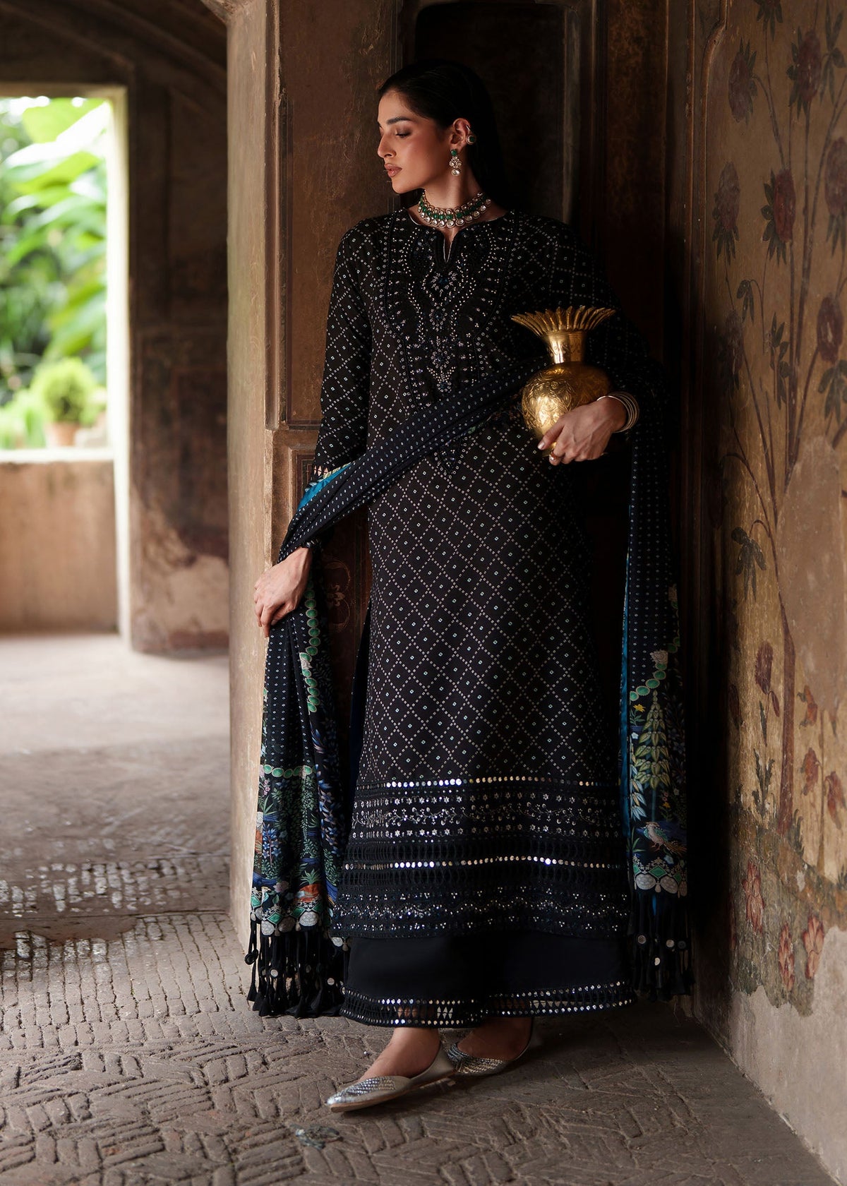 Sadaf Fawad Khan | Zeenat Formals-26 | Riwaz