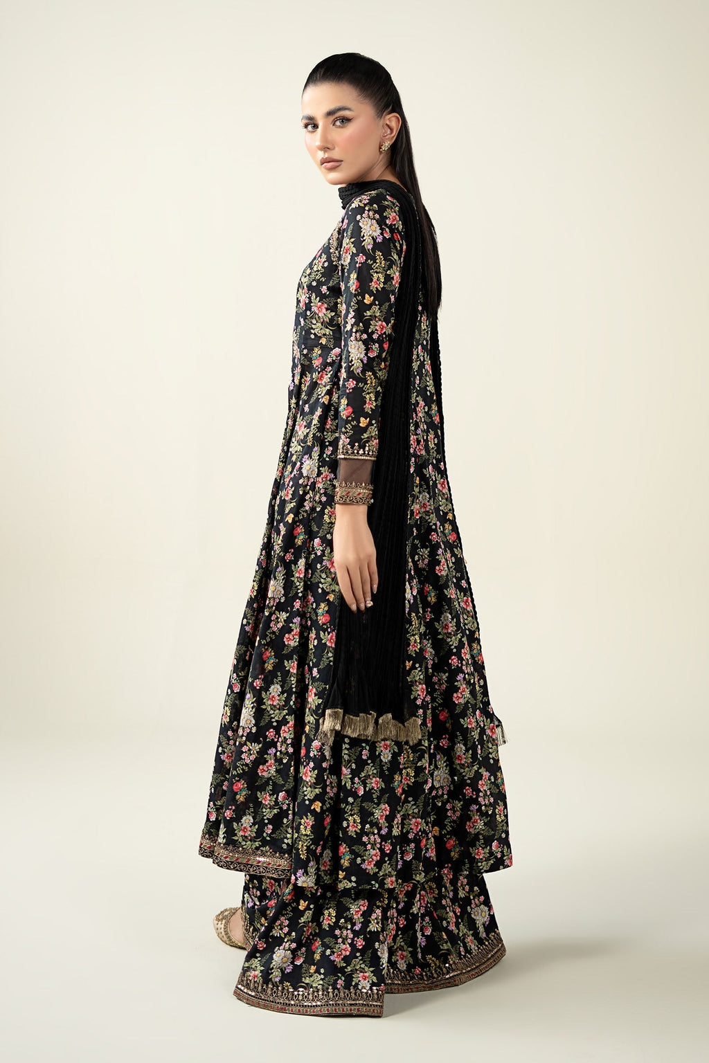Maria B | Luxury Winter Pret 25 | DW-EA24-81R1-Black
