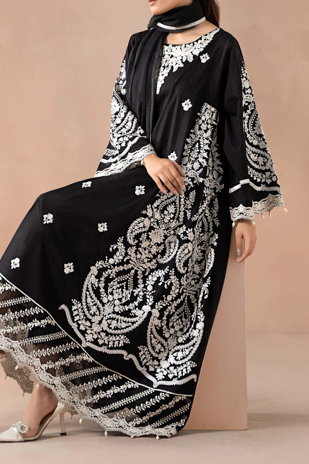 Maria B | Luxury Winter Pret 25 | DW-MN24-04R1-Black