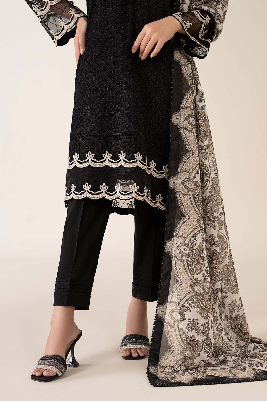 Maria B | Luxury Winter Pret 25 | DW-MN24-10R1-Black
