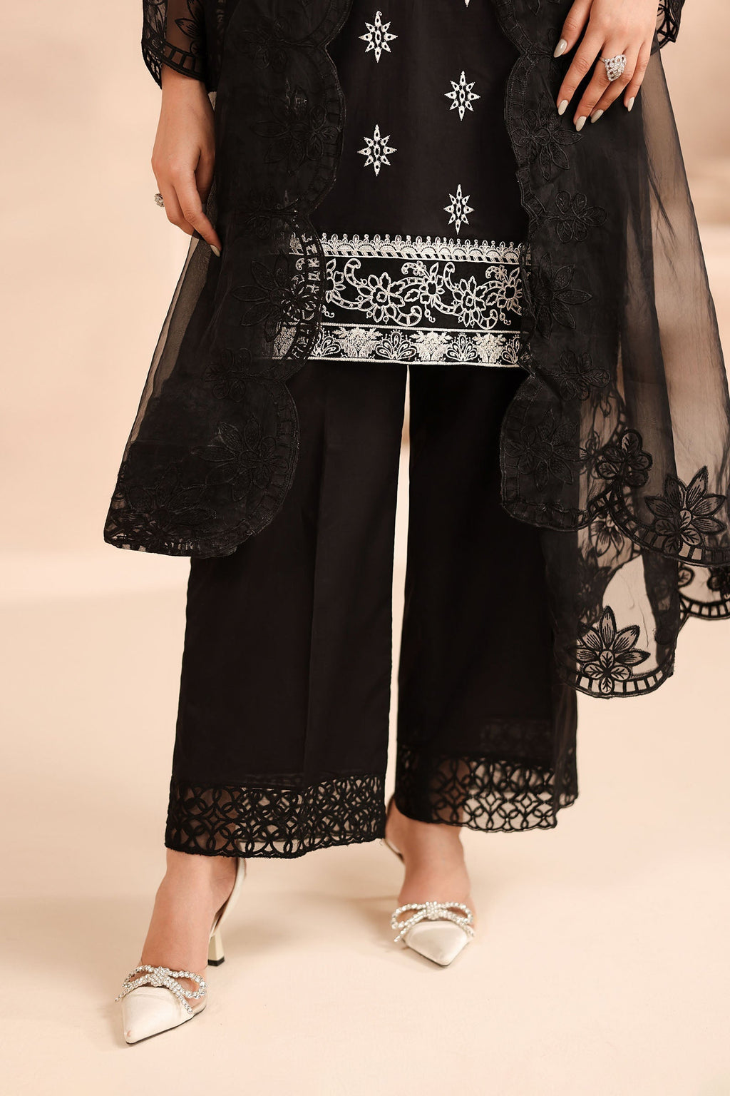 Maria B | Luxury Winter Pret 25 | DW-MN25-01-Black