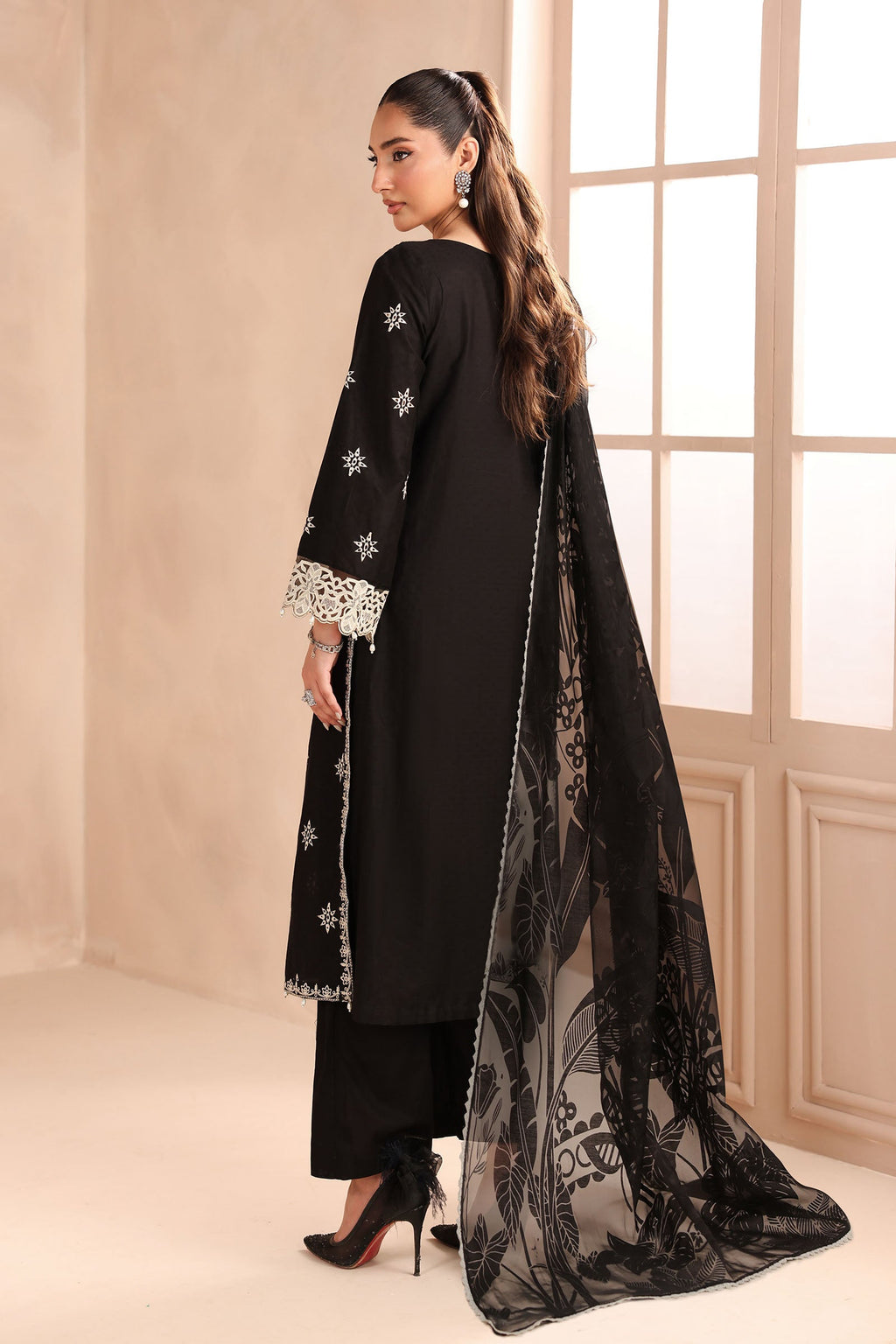 Maria B | Luxury Winter Pret 25 | DW-MN25-06-Black