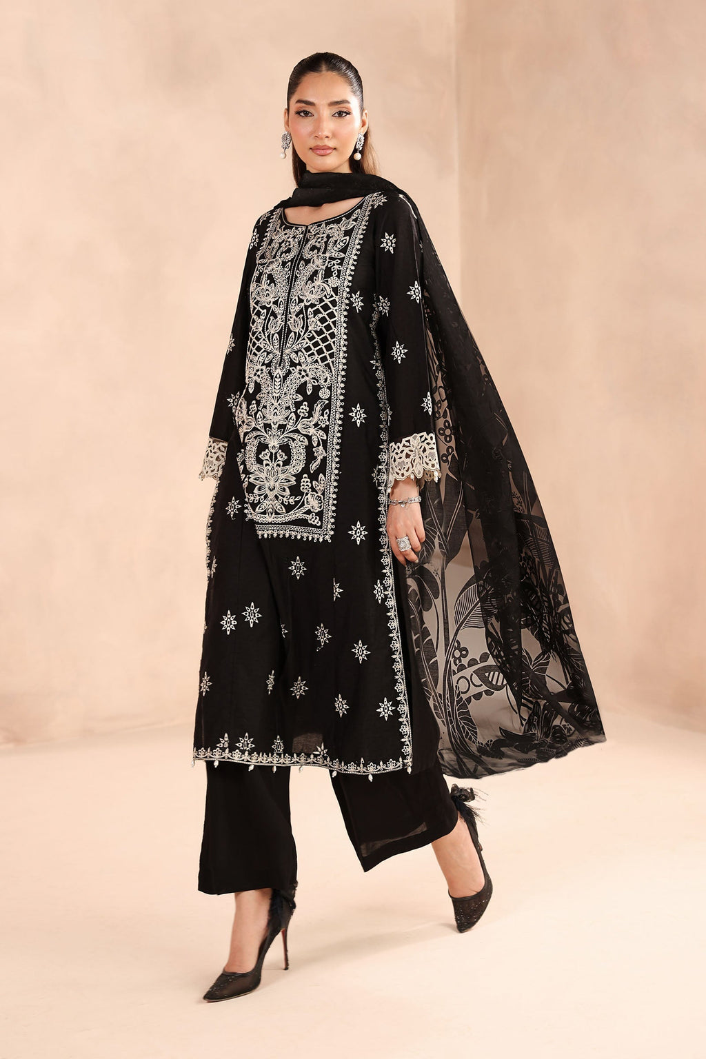 Maria B | Luxury Winter Pret 25 | DW-MN25-06-Black