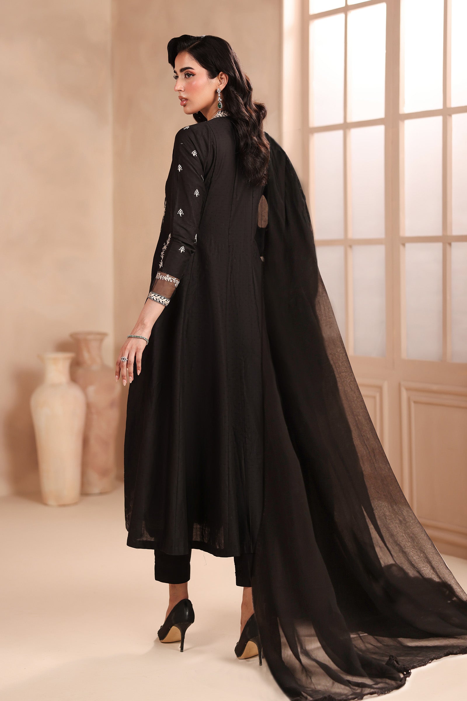 Maria B | Luxury Winter Pret 25 | DW-MN25-09-Black