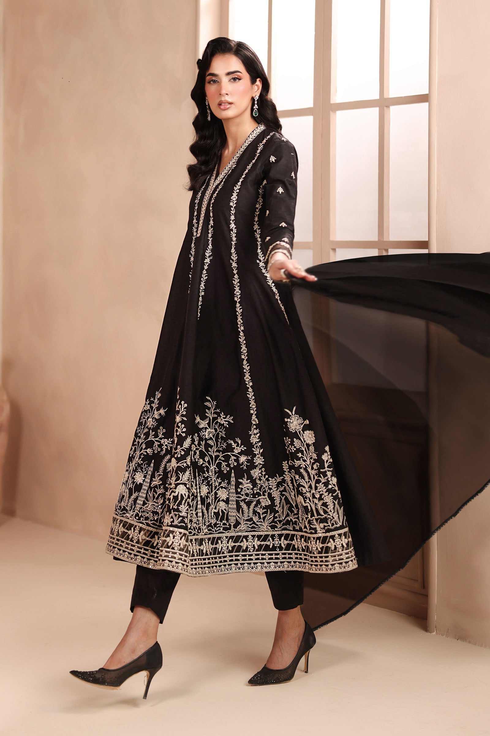 Maria B | Luxury Winter Pret 25 | DW-MN25-09-Black
