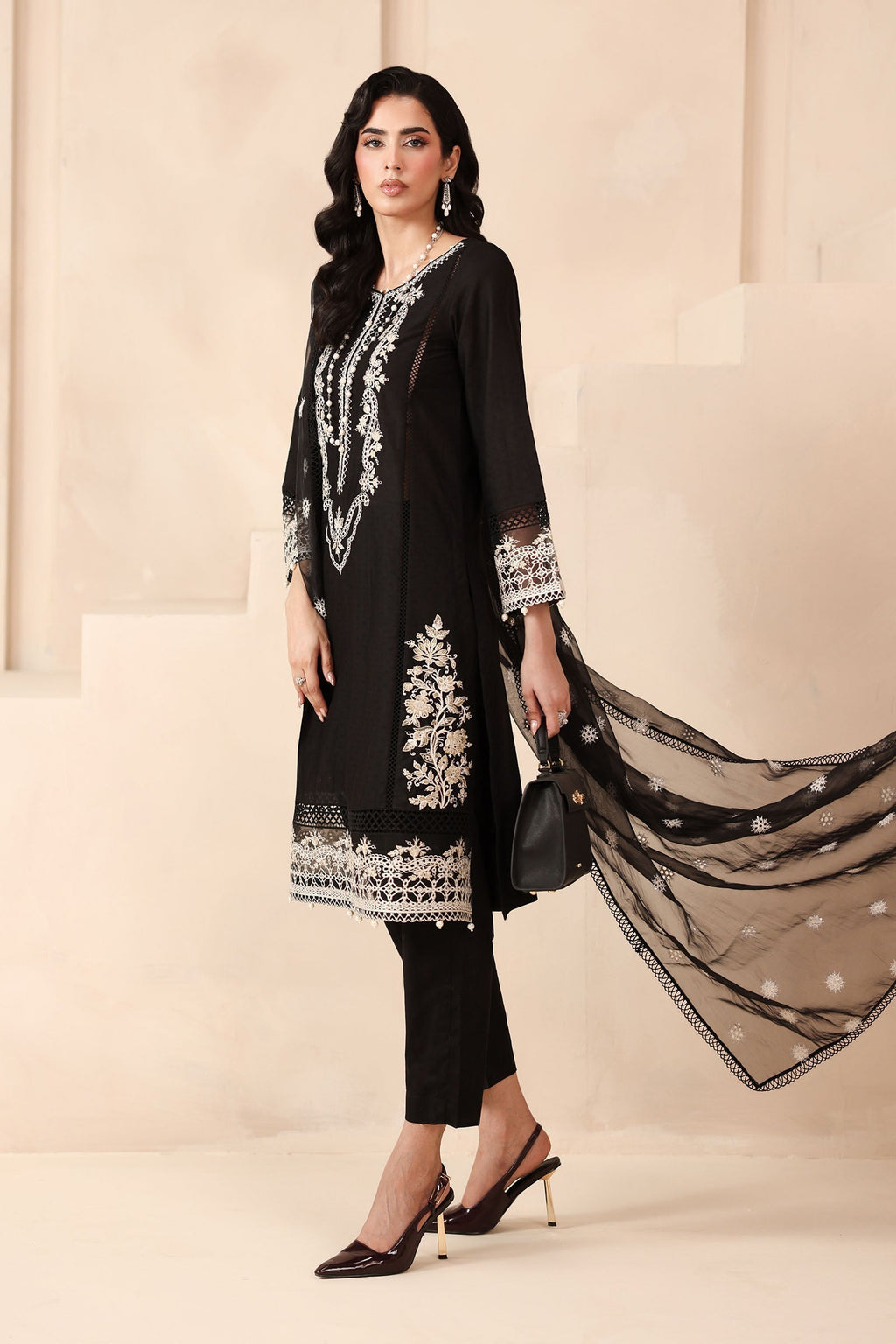 Maria B | Luxury Winter Pret 25 | DW-MN25-13-Black