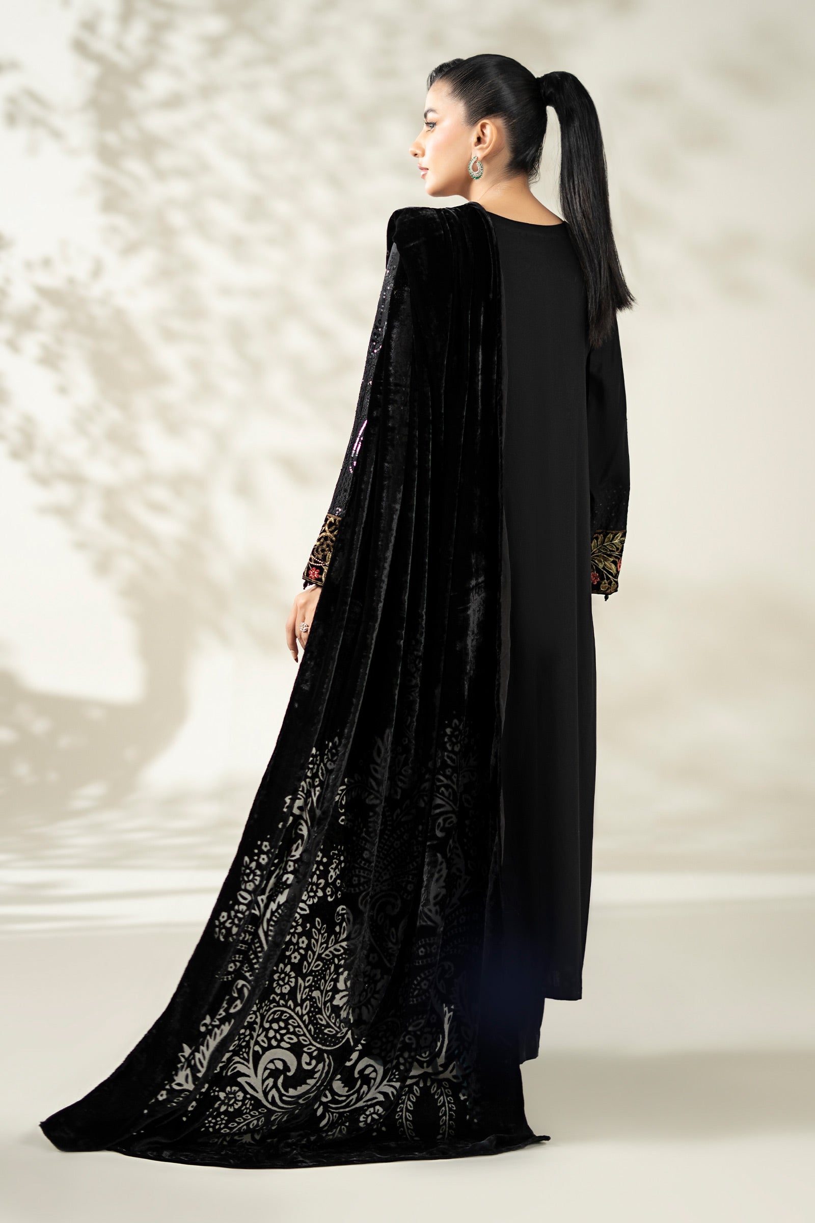 Maria B | Pre Fall Dresses | 3 Piece Embroidered Linen Suit UU